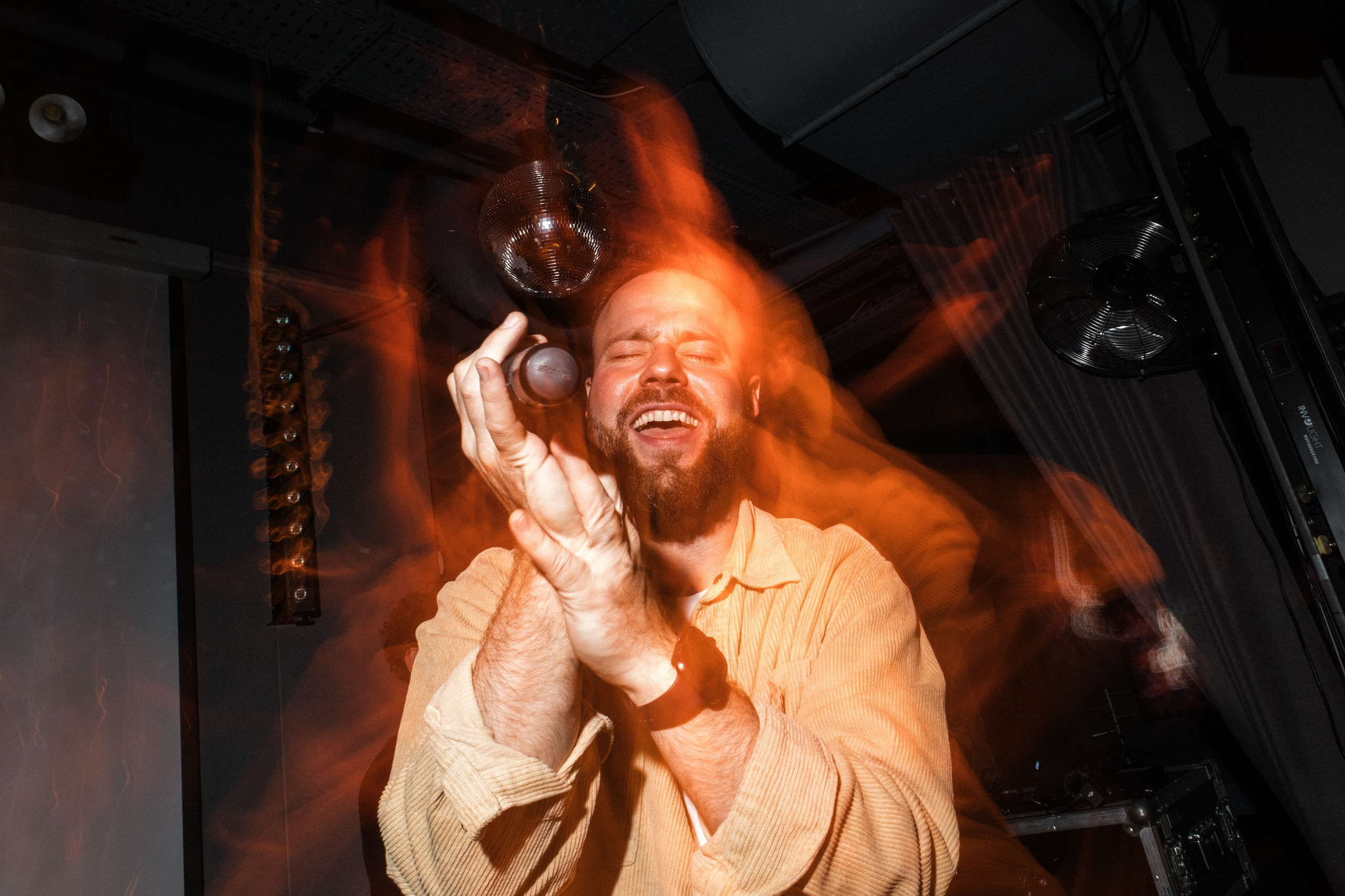 Квартирник в ТехникаБезОпасности. Свадебный фотограф Георгий Батурин