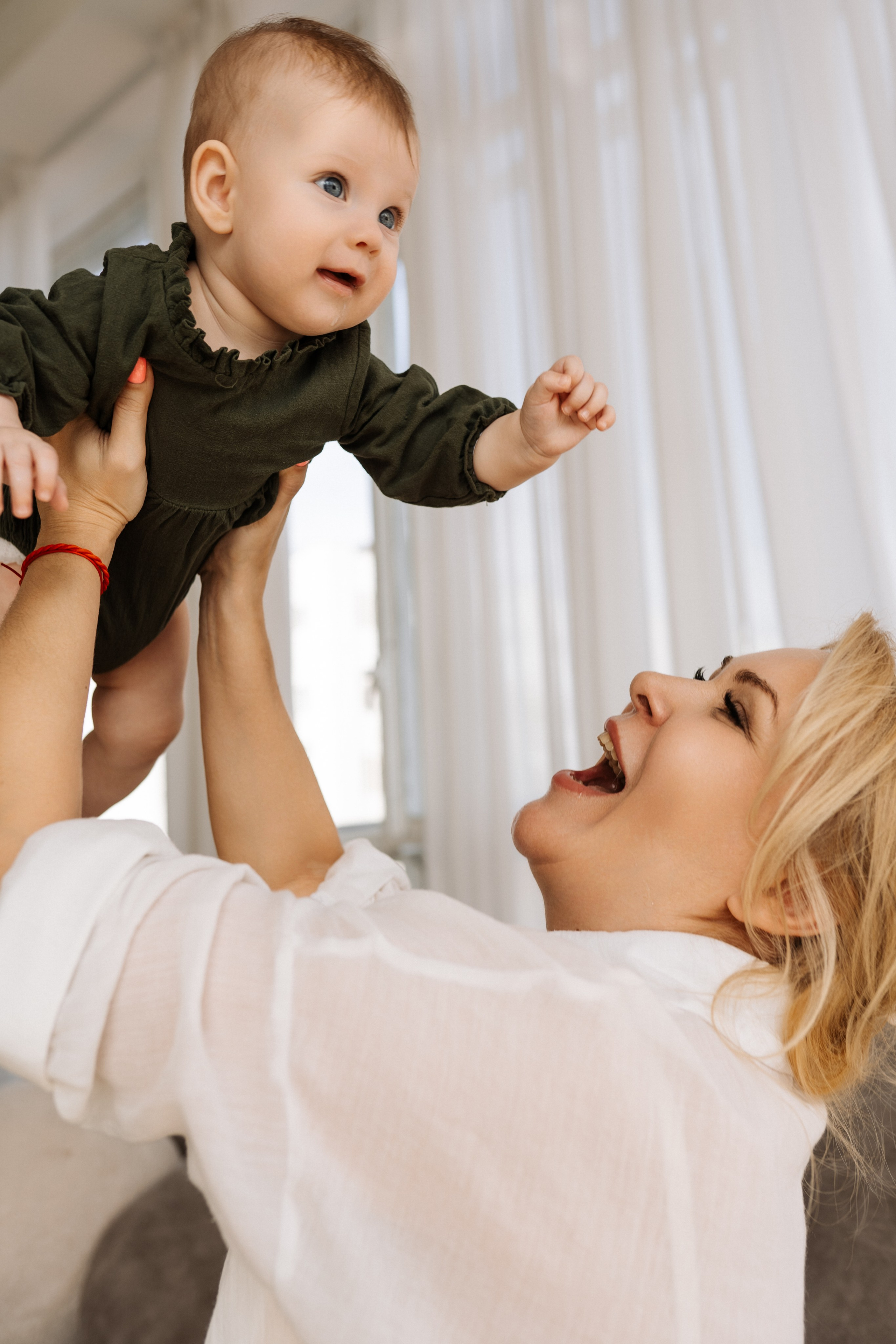 Семейная фотосессия в студии в Москве, семейный фотограф Анна Полушина. Свадебный фотограф в Москве Анна Полушина