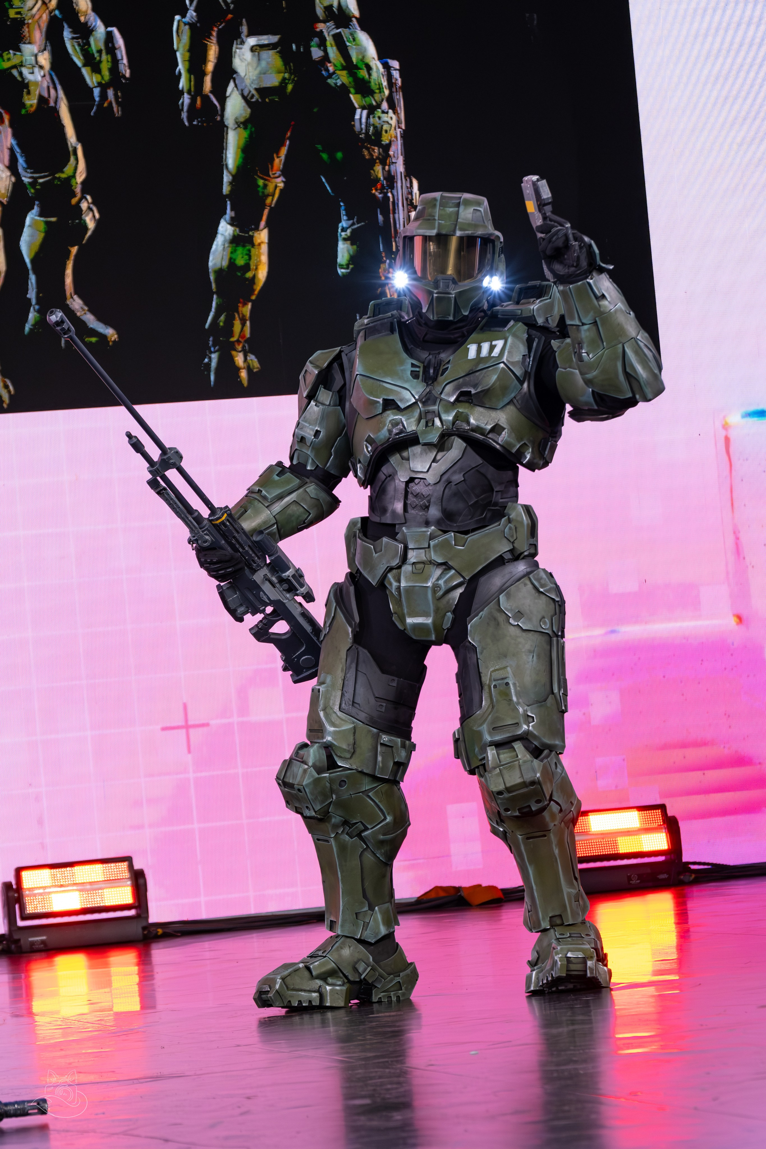 Сцена РЭД ЭКСПО 2024. Косплей фотограф