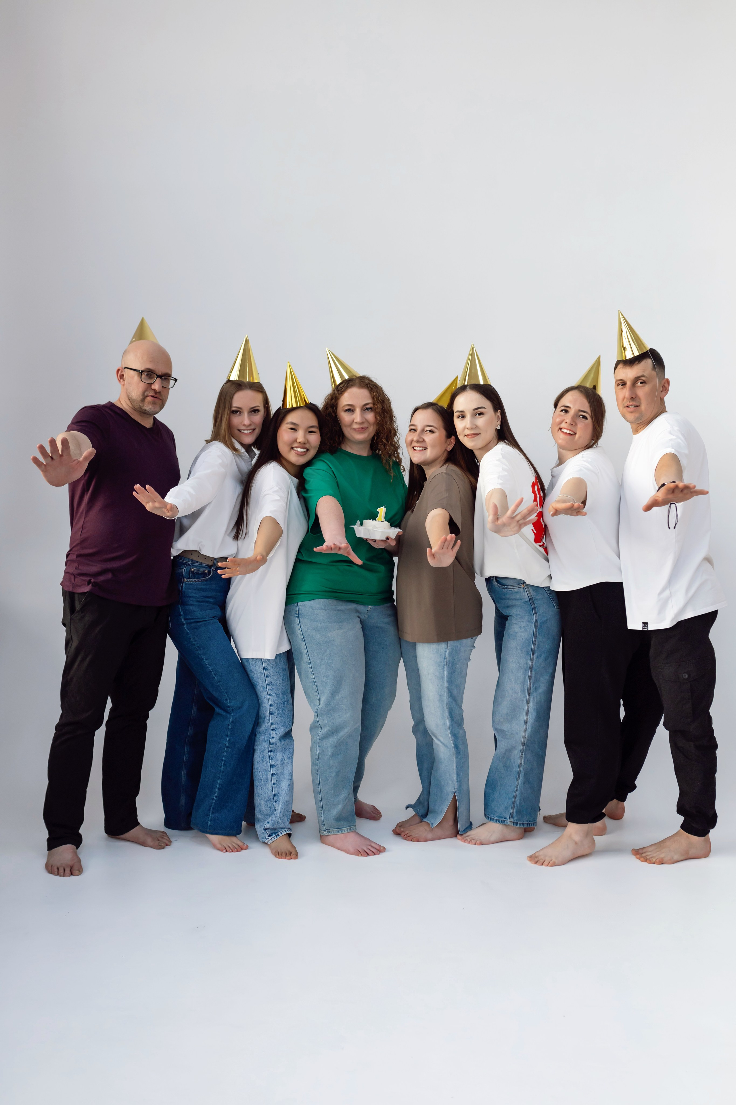 Групповая фотосессия благотворительного проекта в 23 Studio. Интерьерный, предметный и контент фотограф в Иркутске Наталья Карпова