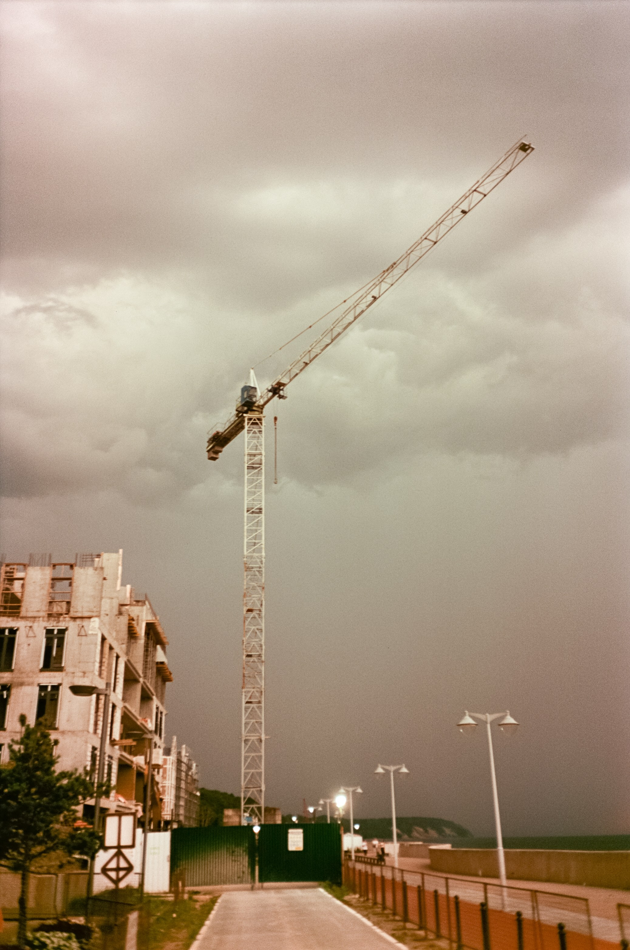 Закат в Калининграде на Aeronega 100 (Kodak Aerocolor IV) / Ricoh MF-1