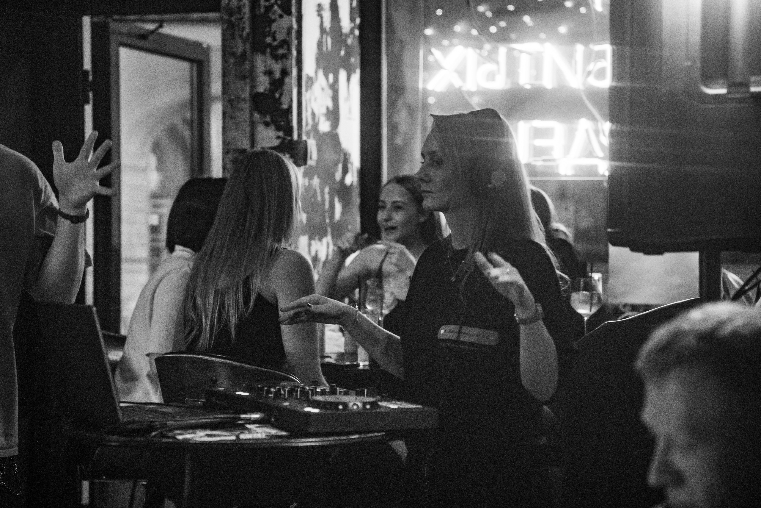 Бар разбитых сердец — 10/12 DJ's. Концертный и репортажный фотограф в Санкт-Петербурге Слава Пахомов