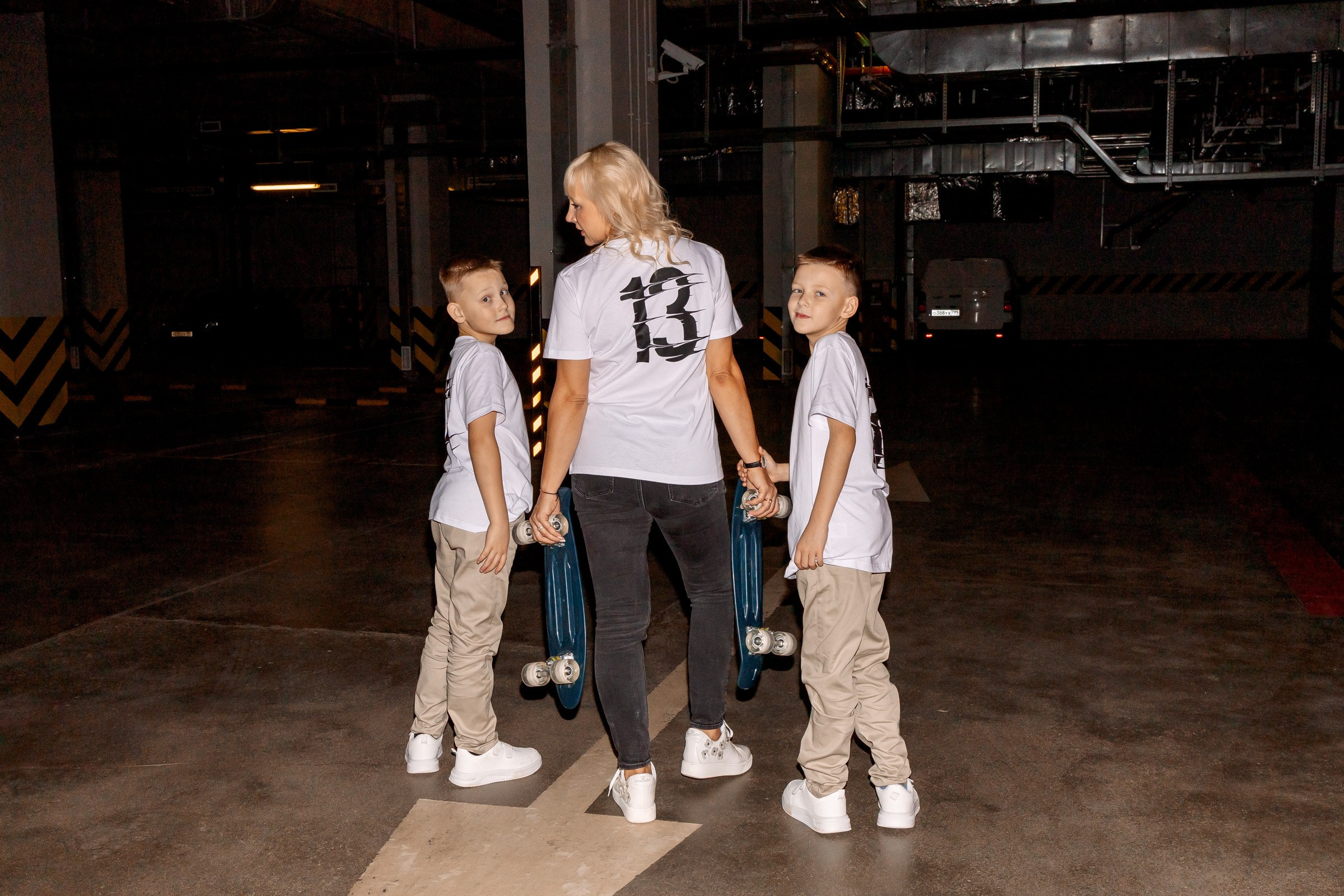 Крутая история на парковке. Семейный Фотограф в Москве Евгения Симоненко