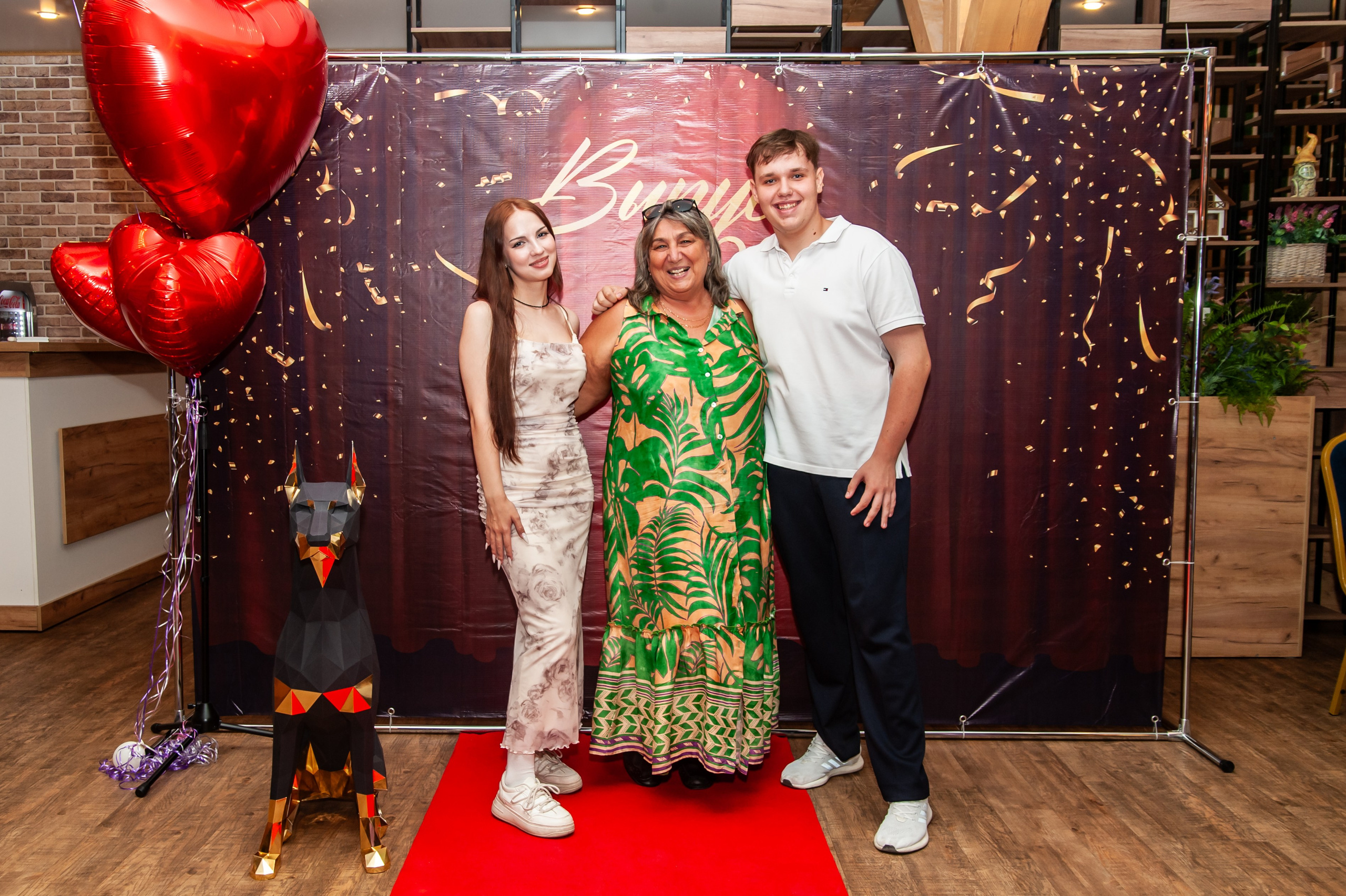 Выпускной МАОУ СОШ № 17 им. Эдуарда Есаяна. Свадебный и семейный фотограф Денис Лукьянов в Краснодаре, Краснодарском крае и Республике Крым