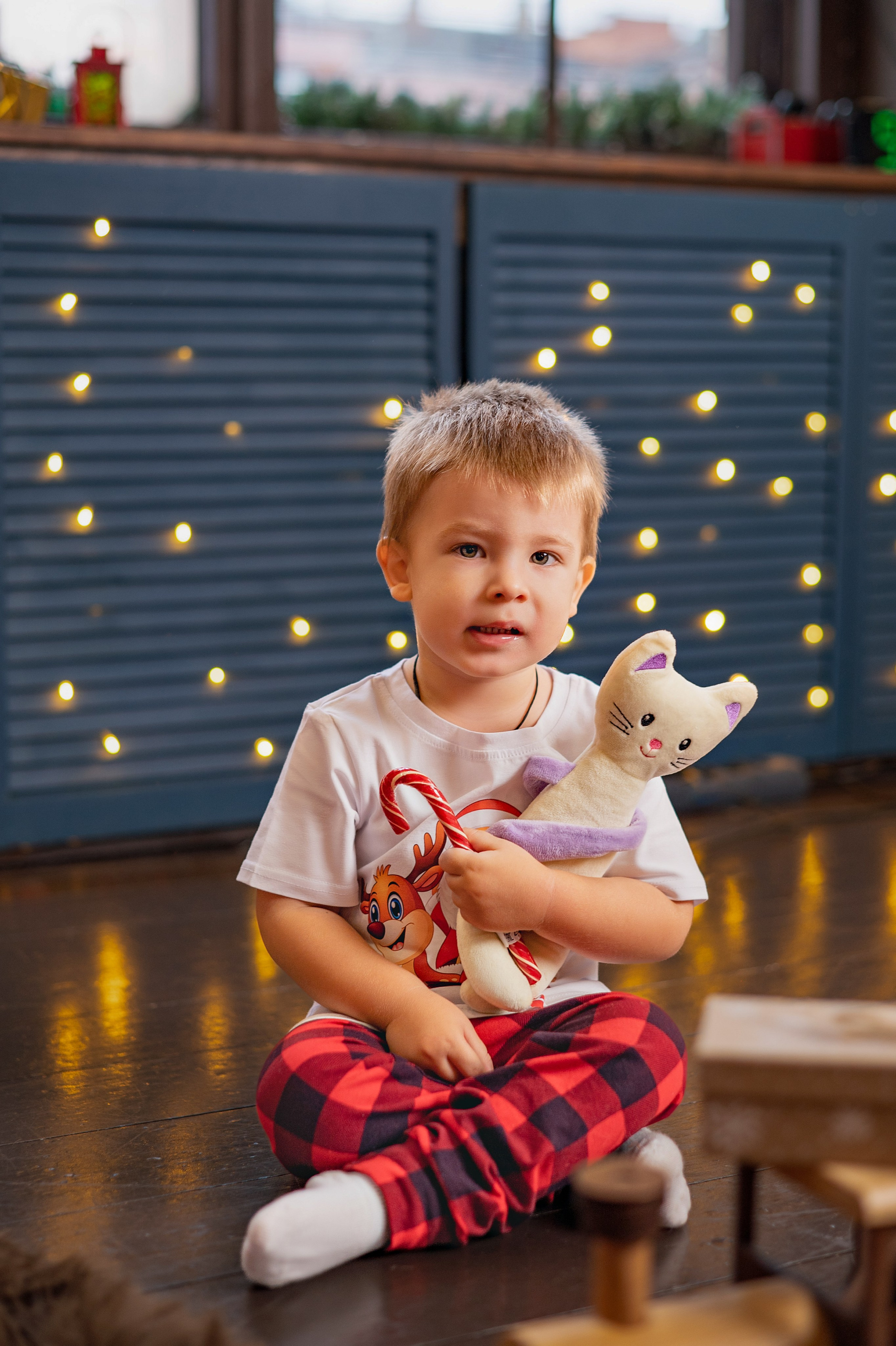 Семейная фотосессия студия Леонардо. Детский и семейный фотограф г. Москва Оксана Катаджи