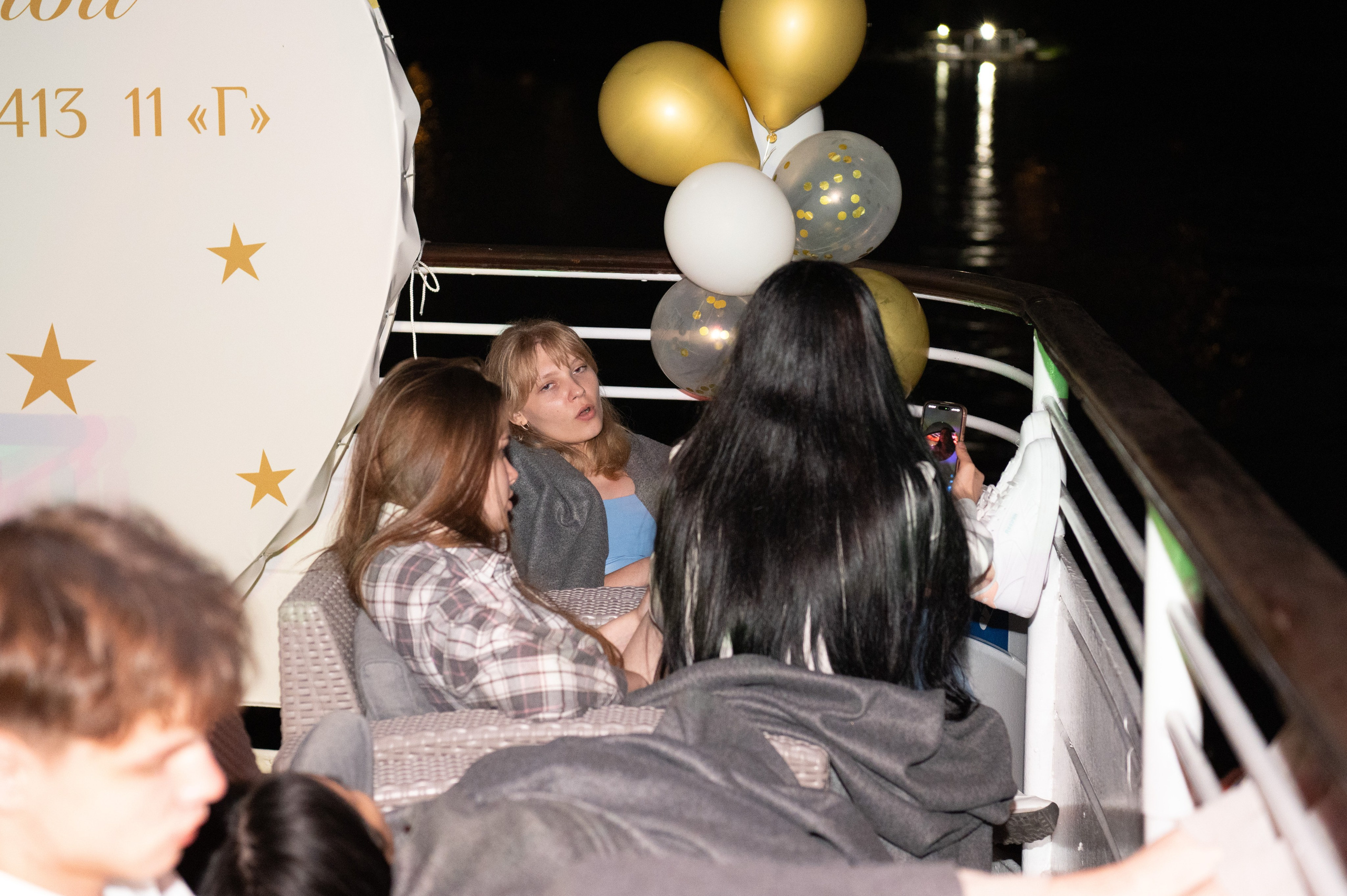 Выпускной вечер 11 класс на теплоходе. Детский и семейный фотограф г. Москва Оксана Катаджи
