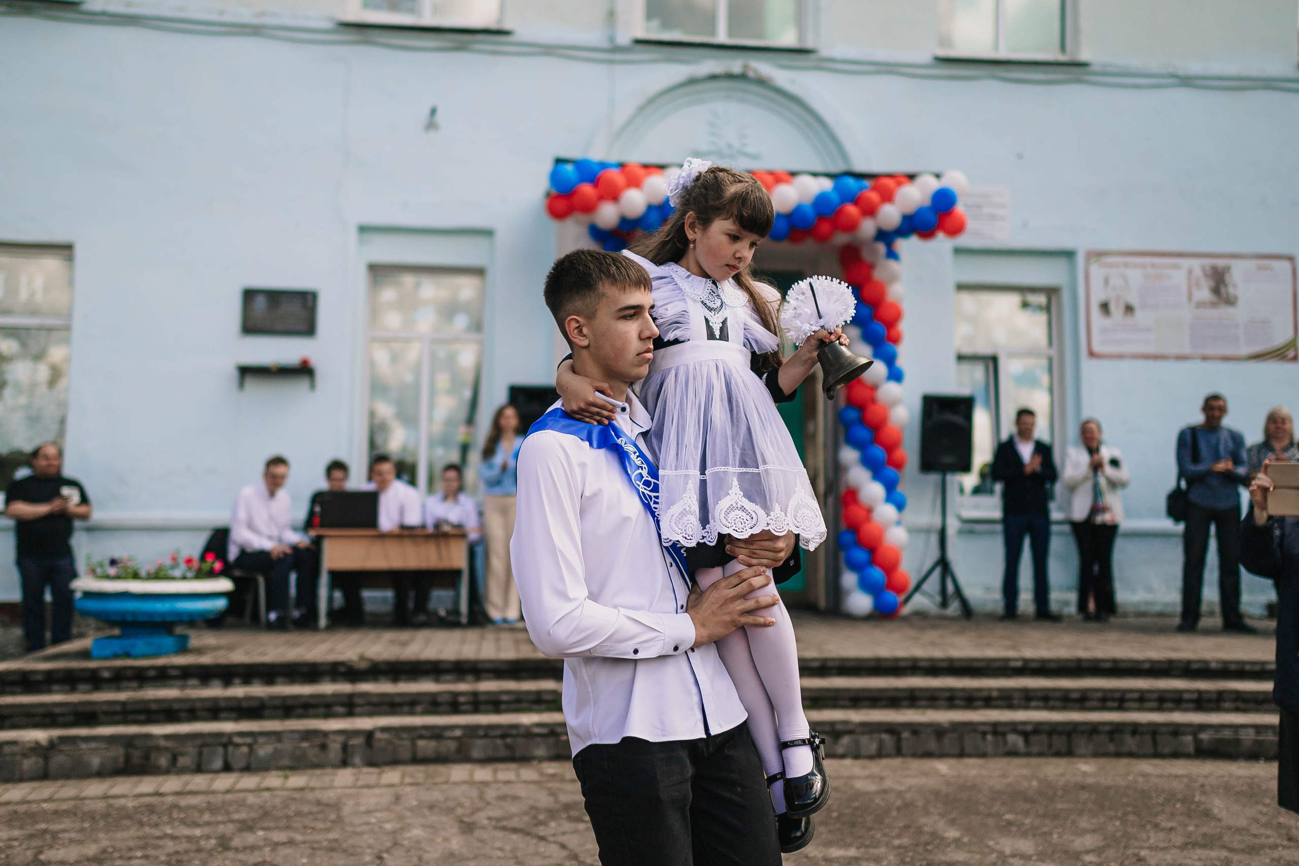 Последний звонок 9А класс МБОУ СОШ № 5 им. В. В. Смирнова, г. Невель. Фотограф Дарья Маташкова