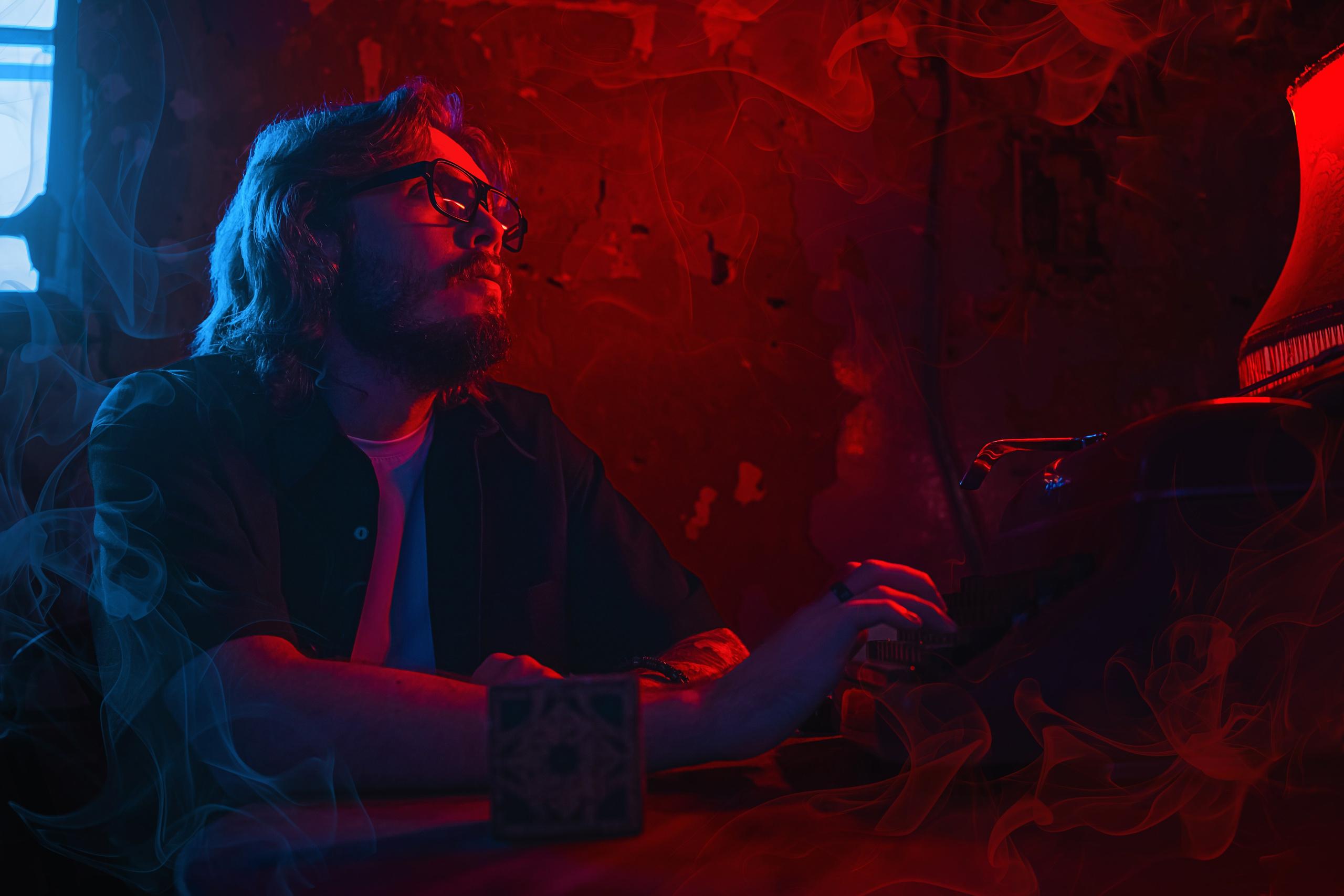 Мрак в неоновых лучах. Репортажный фотограф Анастасия Рубцова