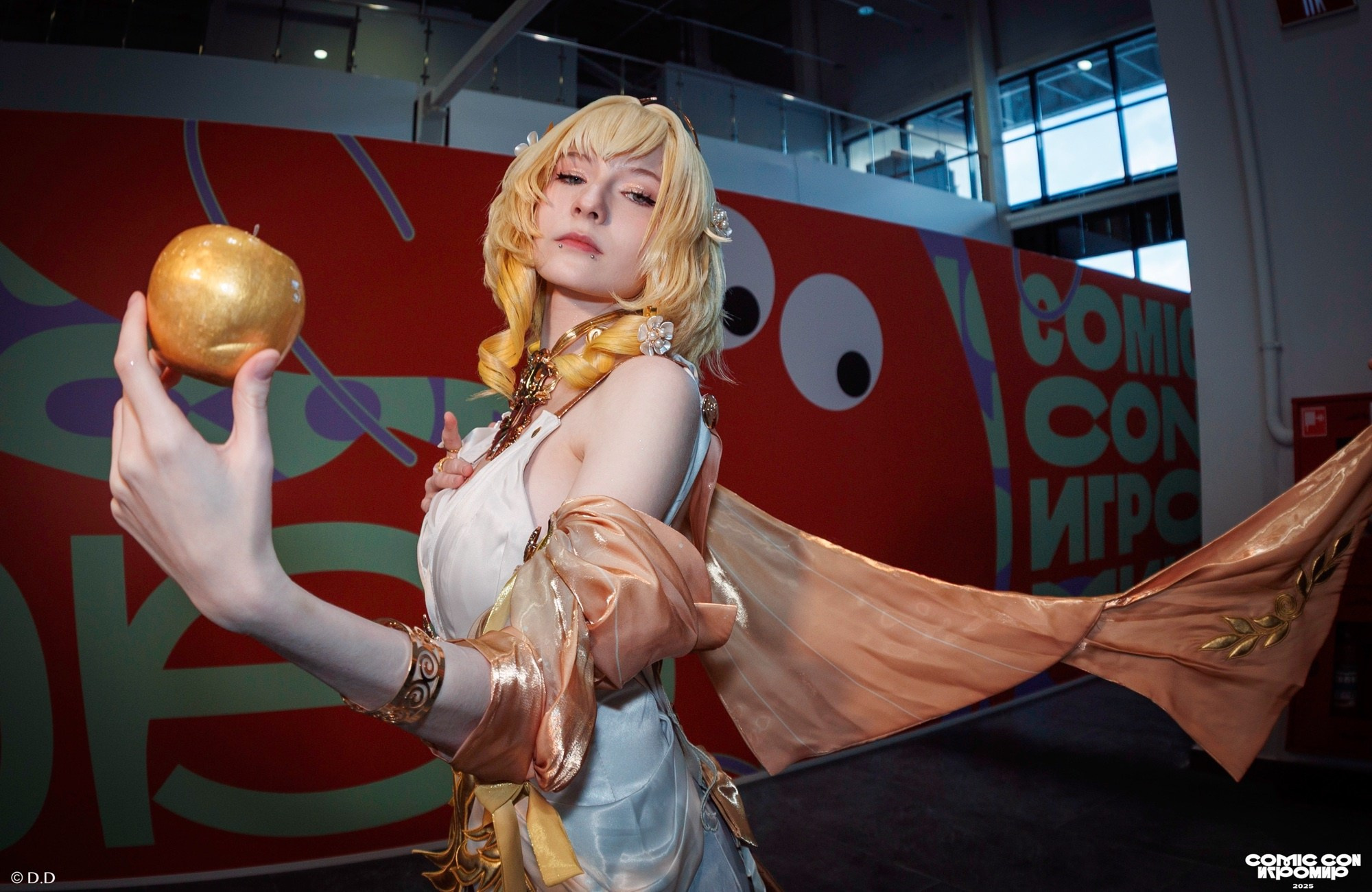Comic Con Игромир 2025. Различные мероприятия и просто фотографии людей