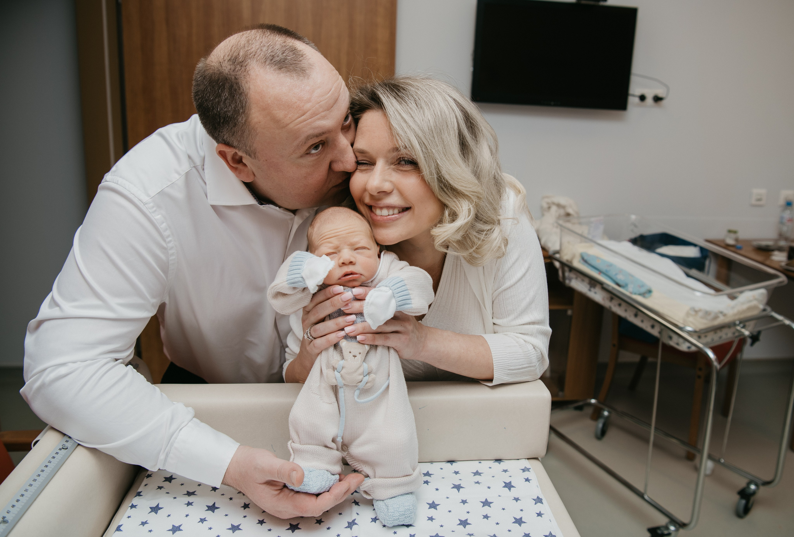 Выписка малыша. Мать и дитя в Лапино. Фотограф на выписку из роддома в Москве и МО