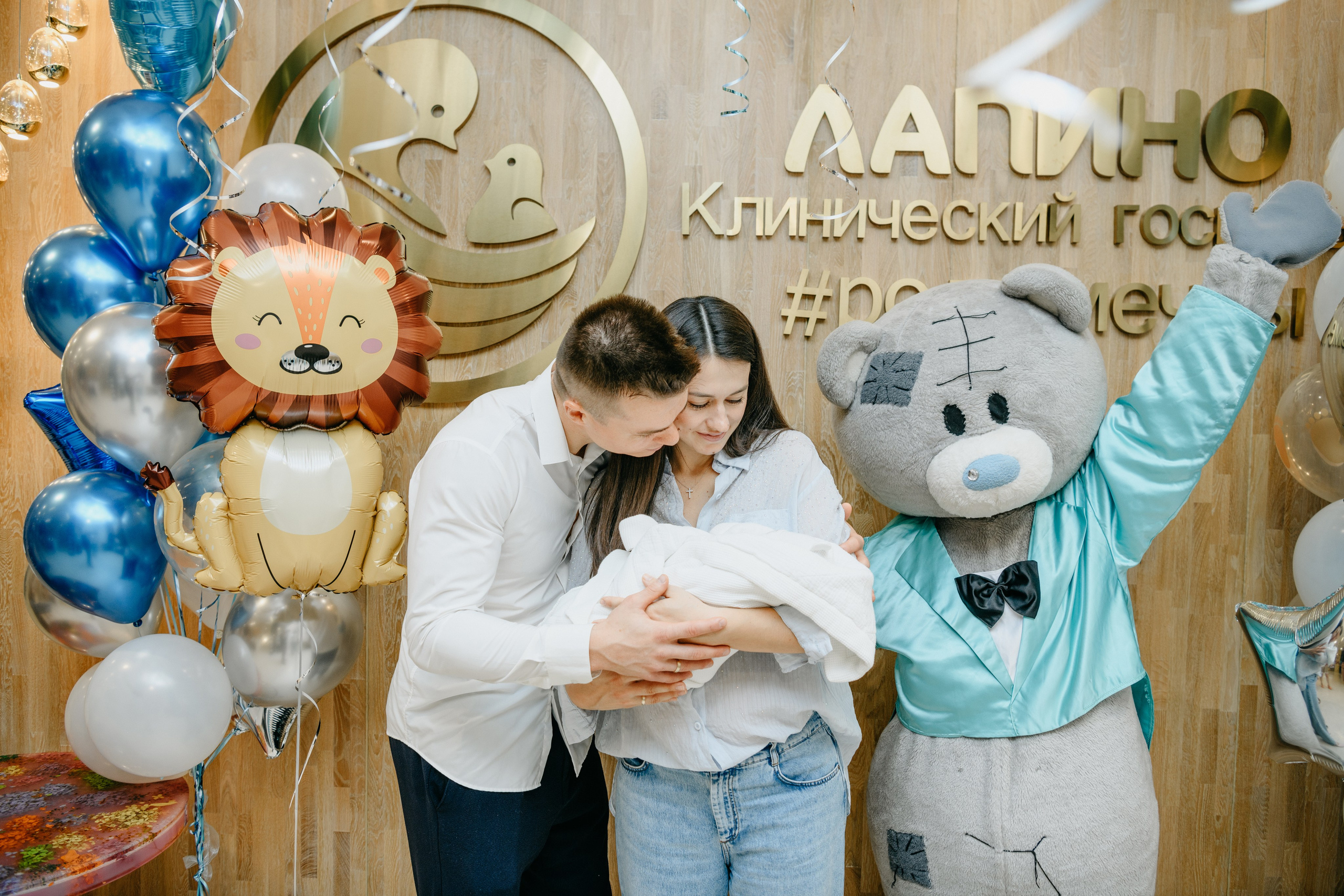 Выписка Льва. Лапино. Фотограф на выписку из роддома в Москве и МО