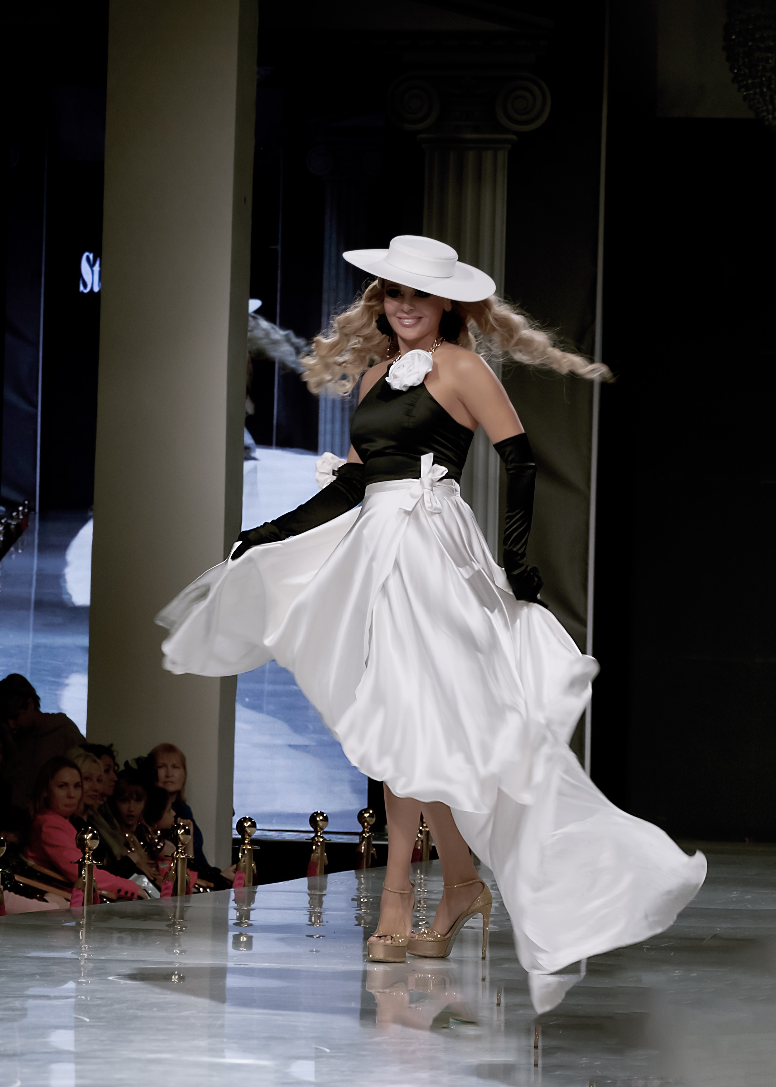 Показе мод Estet Fashion Week. Я  фотограф. Работаю в городе Москва,