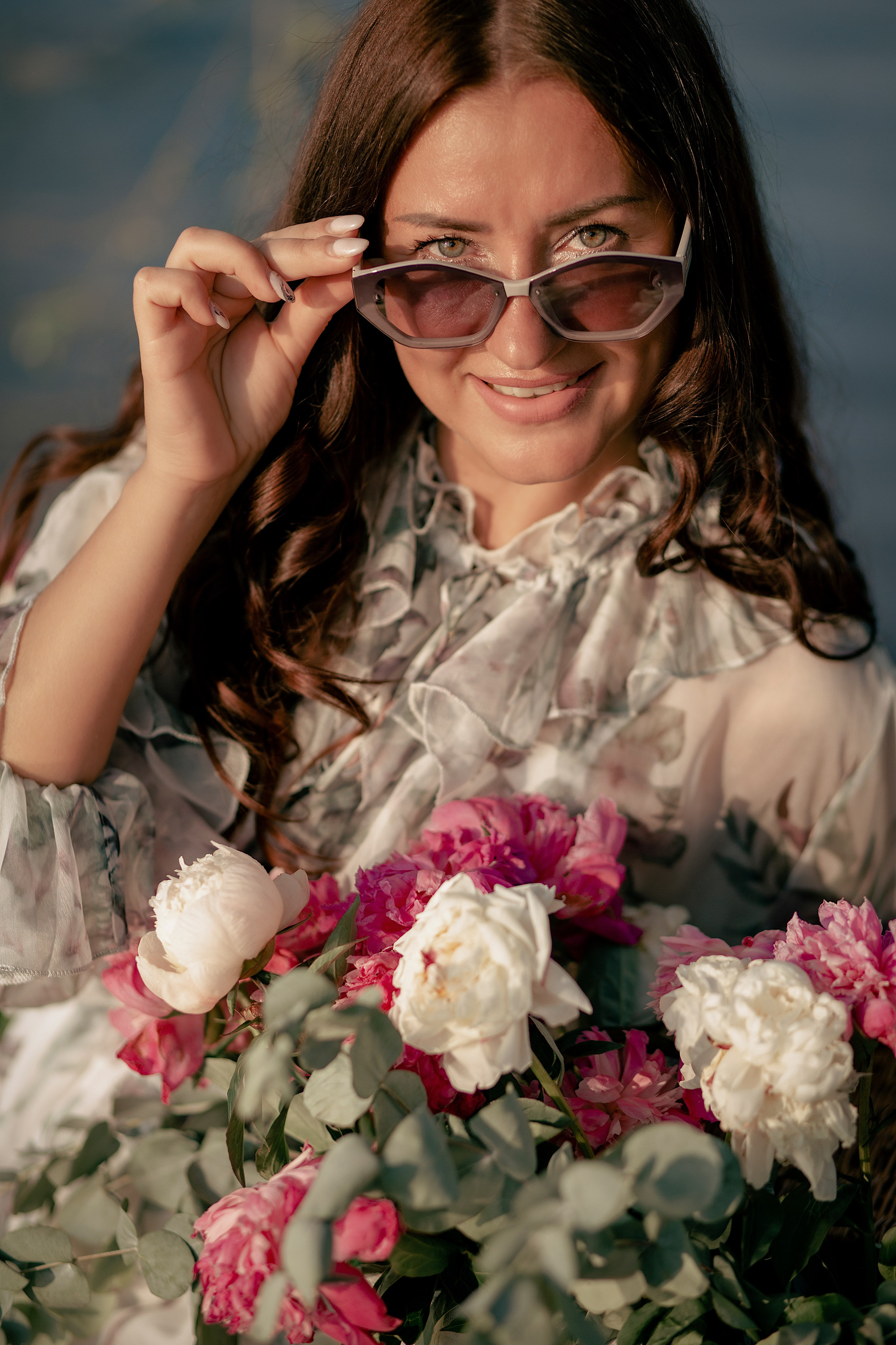 Лодка с пионами. Фотограф Ольга Бобб Нижний Новгород