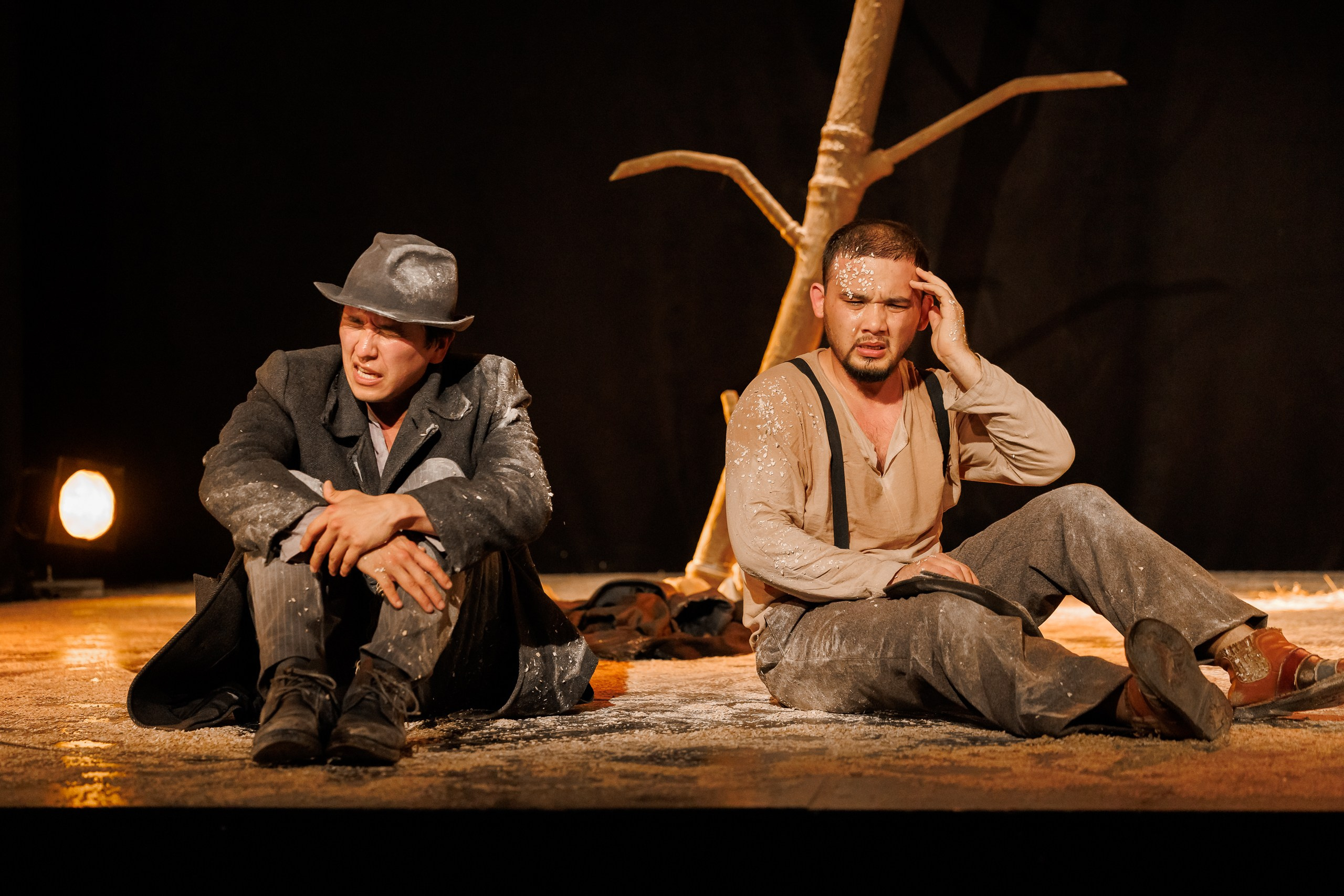 Спектакль «В ожидании Годо» от театра Д. Лица в СПб. Фотограф в Санкт-Петербурге — Сергей Петров