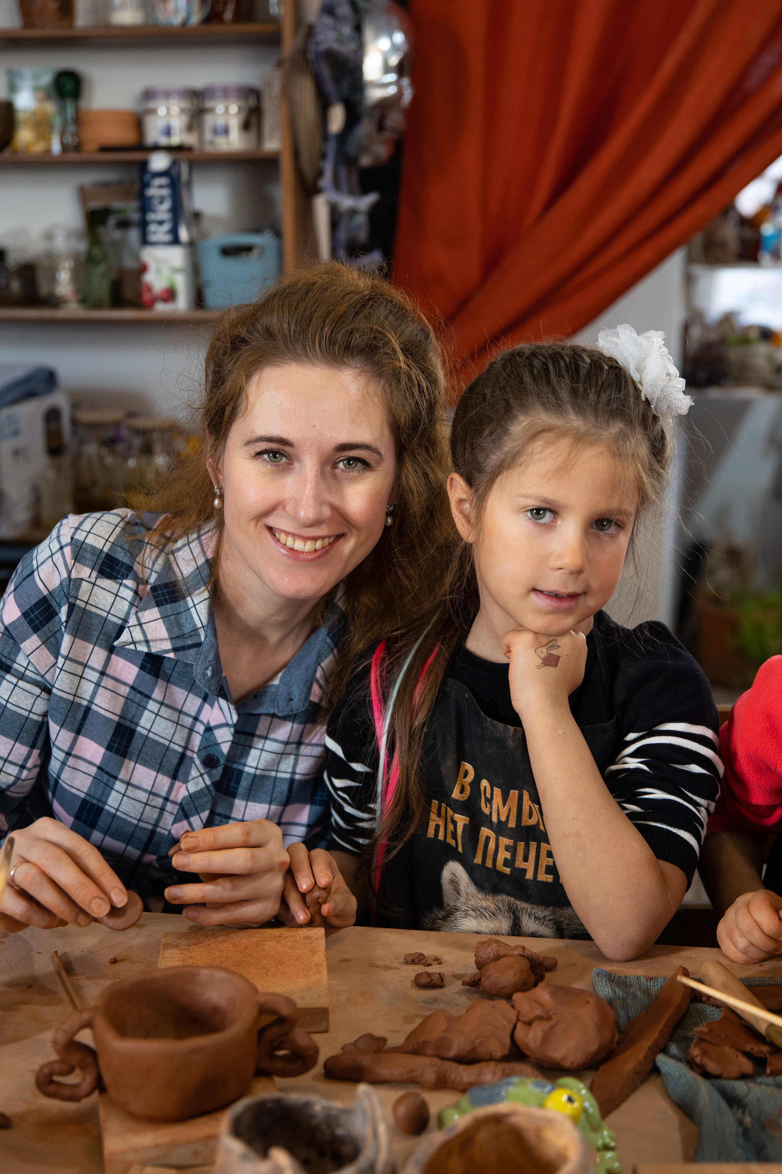 День рождения в студии керамики. Семейный и свадебный фотограф в Санкт-Петербурге Татьяна Швыкова