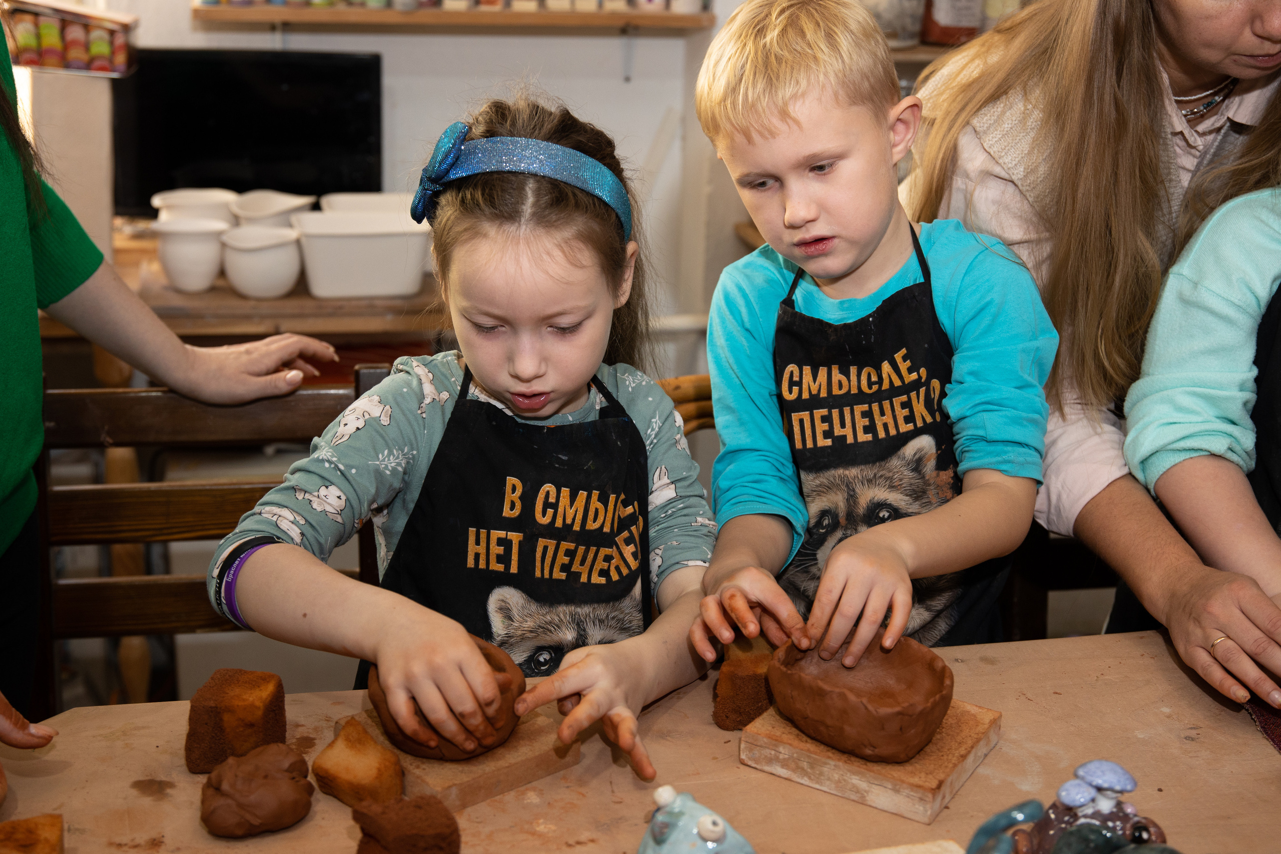День рождения в студии керамики. Семейный и свадебный фотограф в Санкт-Петербурге Татьяна Швыкова
