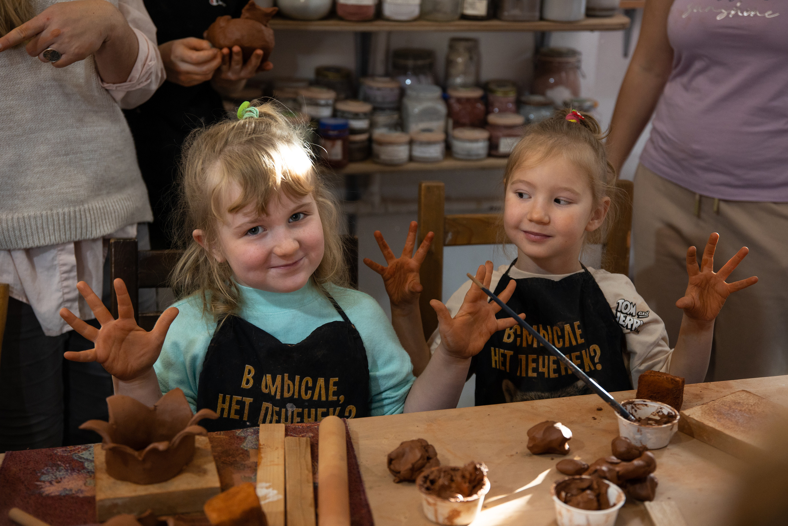 День рождения в студии керамики. Семейный и свадебный фотограф в Санкт-Петербурге Татьяна Швыкова