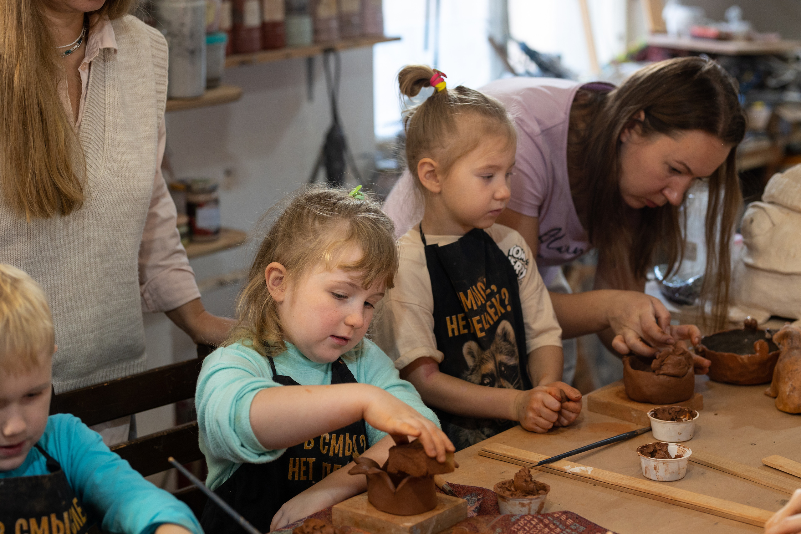 День рождения в студии керамики. Семейный и свадебный фотограф в Санкт-Петербурге Татьяна Швыкова