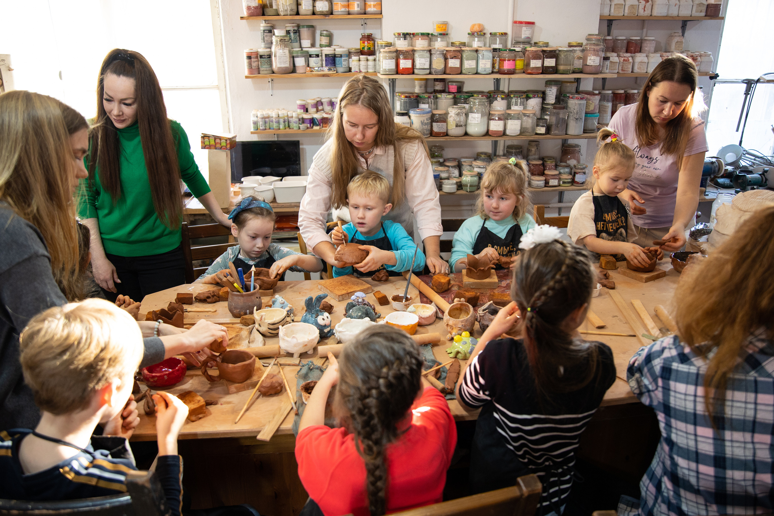 День рождения в студии керамики. Семейный и свадебный фотограф в Санкт-Петербурге Татьяна Швыкова