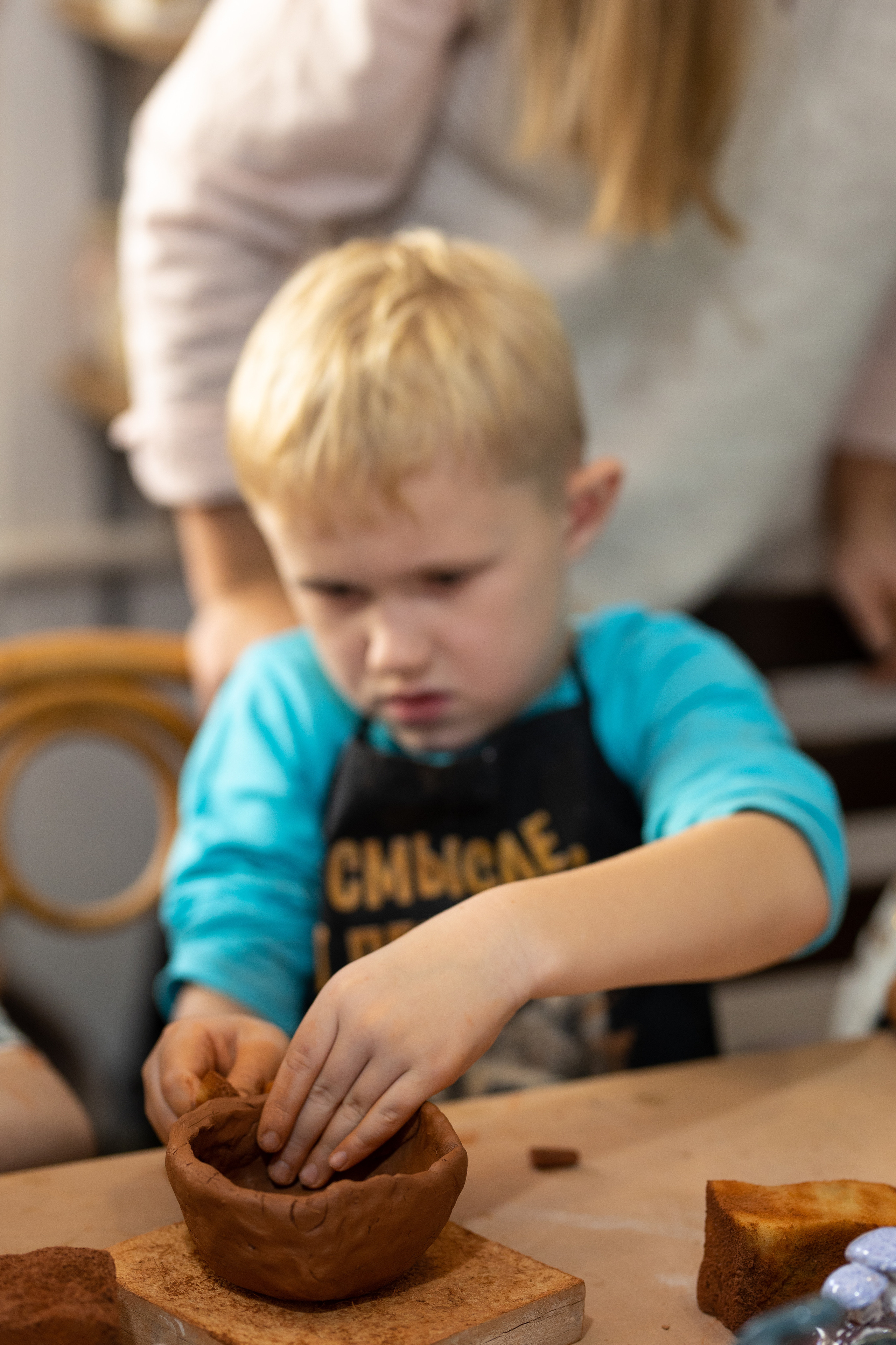 День рождения в студии керамики. Семейный и свадебный фотограф в Санкт-Петербурге Татьяна Швыкова