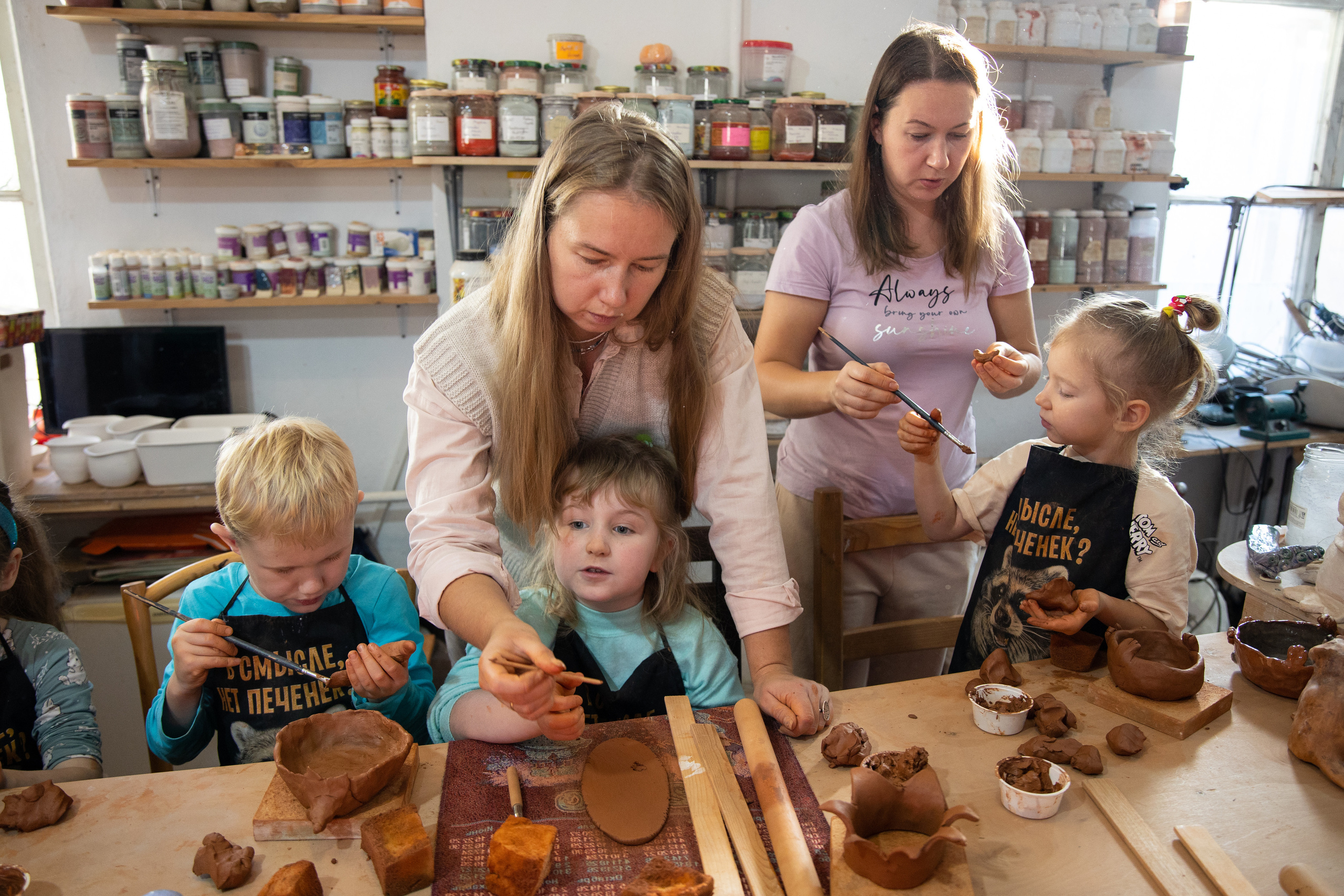 День рождения в студии керамики. Семейный и свадебный фотограф в Санкт-Петербурге Татьяна Швыкова