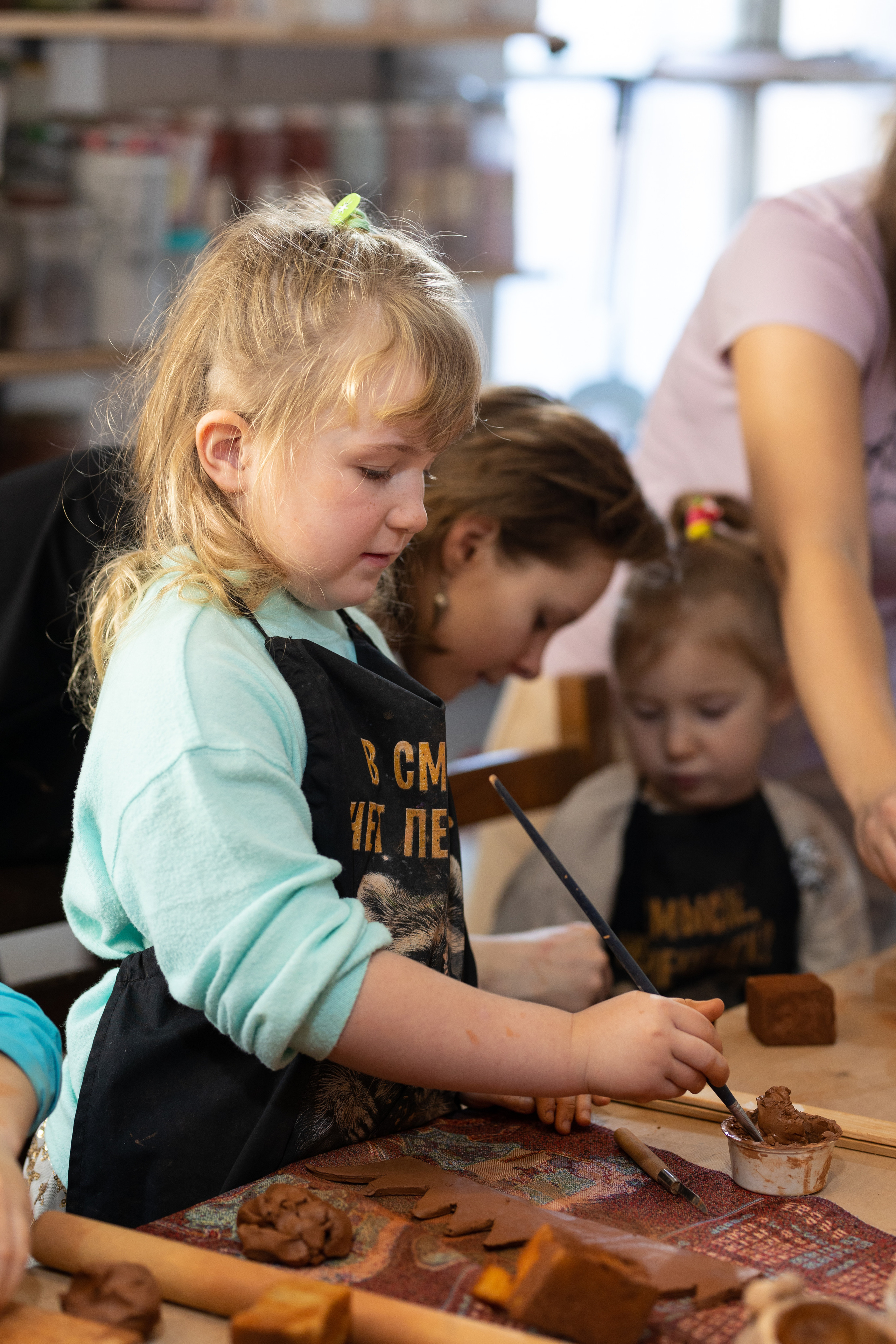 День рождения в студии керамики. Семейный и свадебный фотограф в Санкт-Петербурге Татьяна Швыкова
