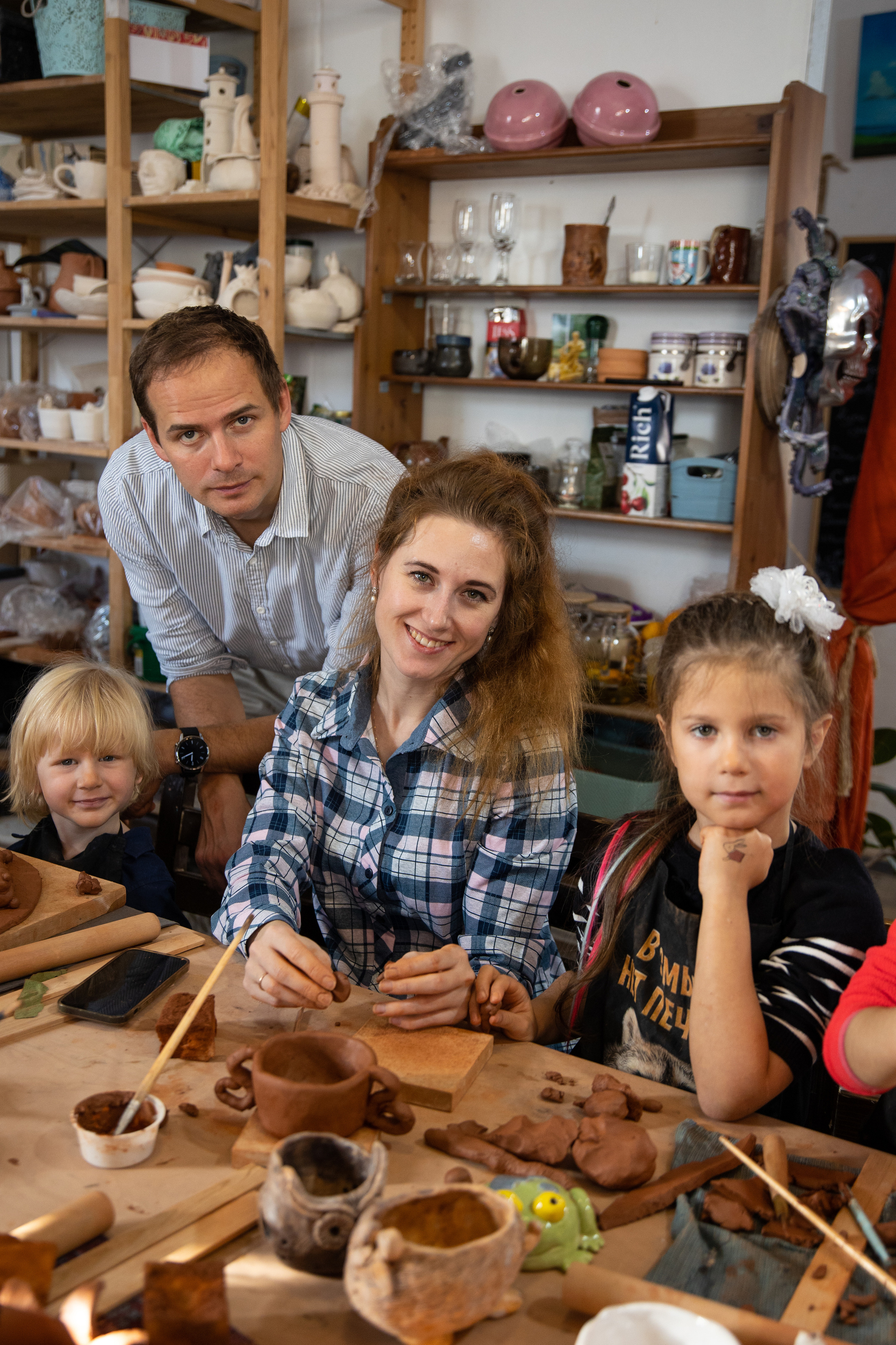 День рождения в студии керамики. Семейный и свадебный фотограф в Санкт-Петербурге Татьяна Швыкова