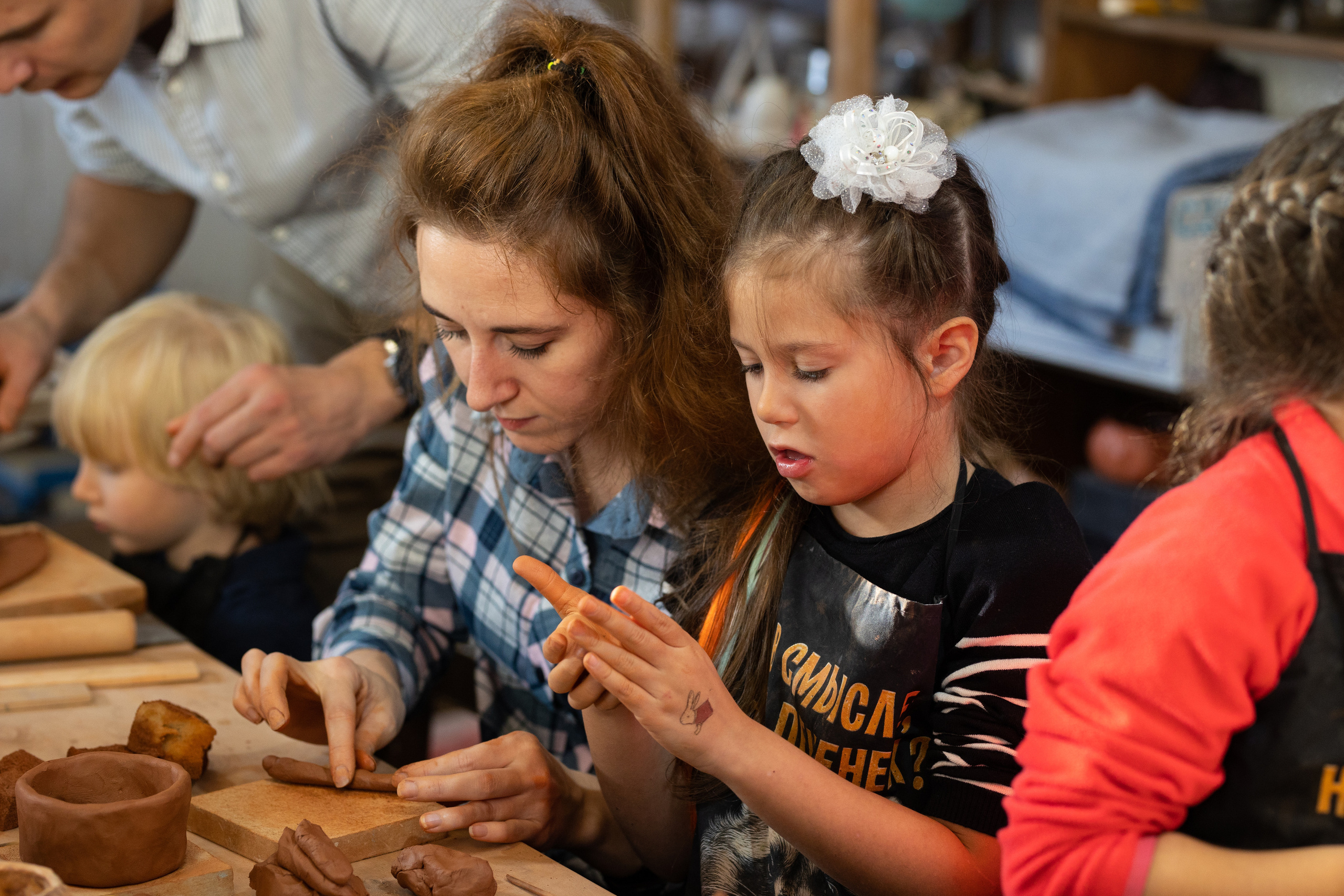 День рождения в студии керамики. Семейный и свадебный фотограф в Санкт-Петербурге Татьяна Швыкова