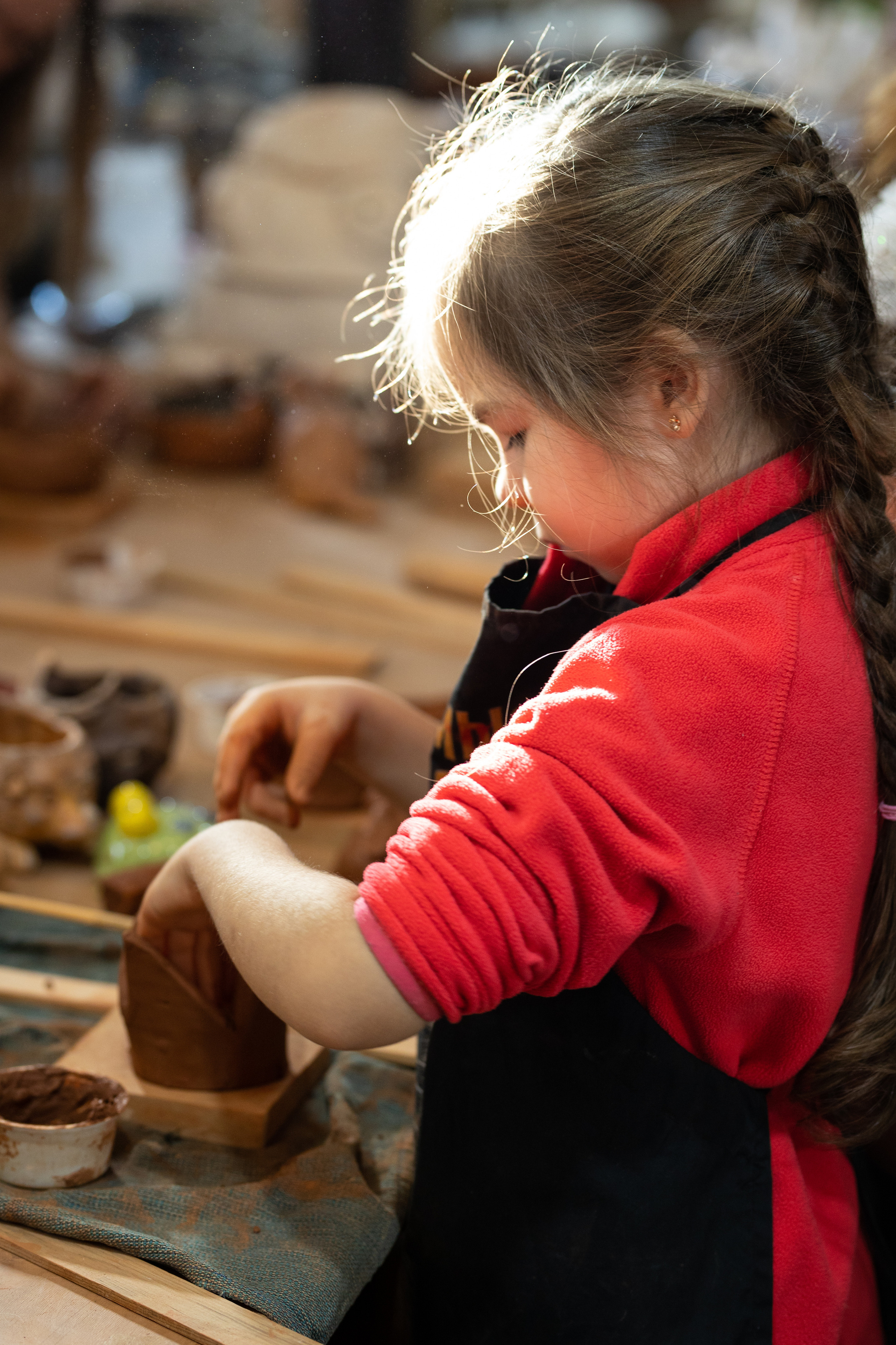 День рождения в студии керамики. Семейный и свадебный фотограф в Санкт-Петербурге Татьяна Швыкова