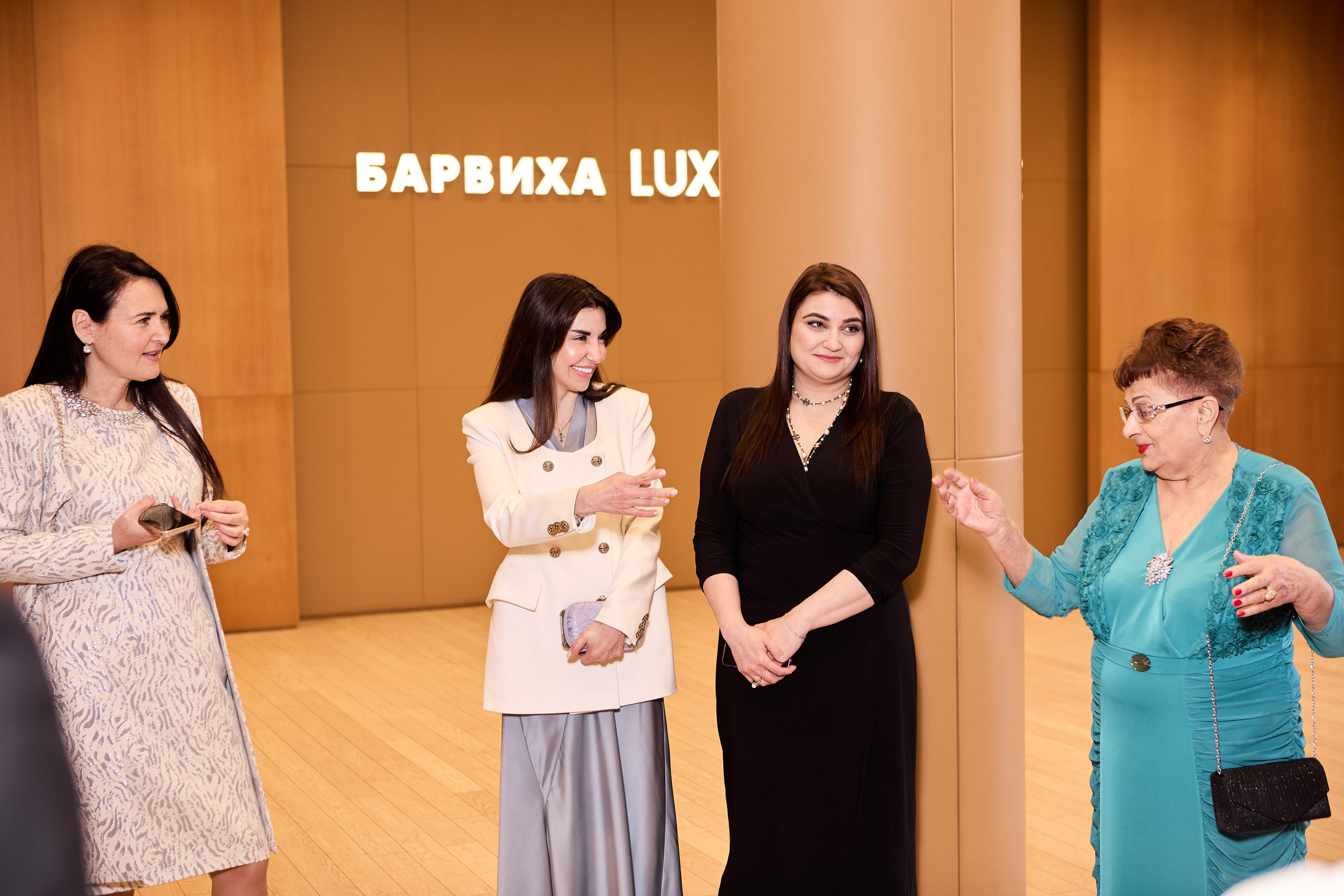 Свадебная прогулка и регистрация Арсена и Марии в Барвихе. Репортажный Фотограф Москва Дарья Лунева