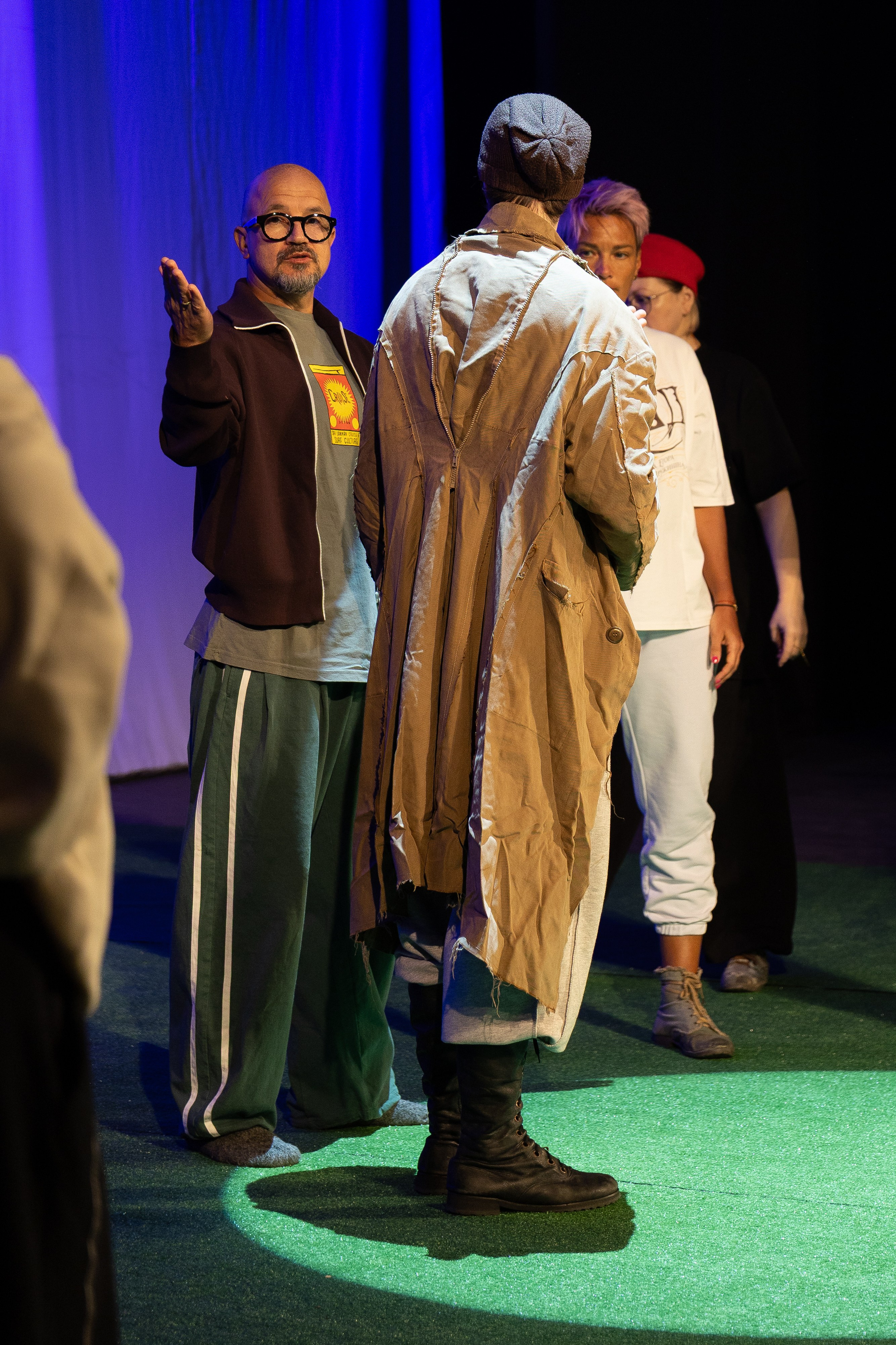 Спектакль Егора Дружинина «Всюду жизнь»