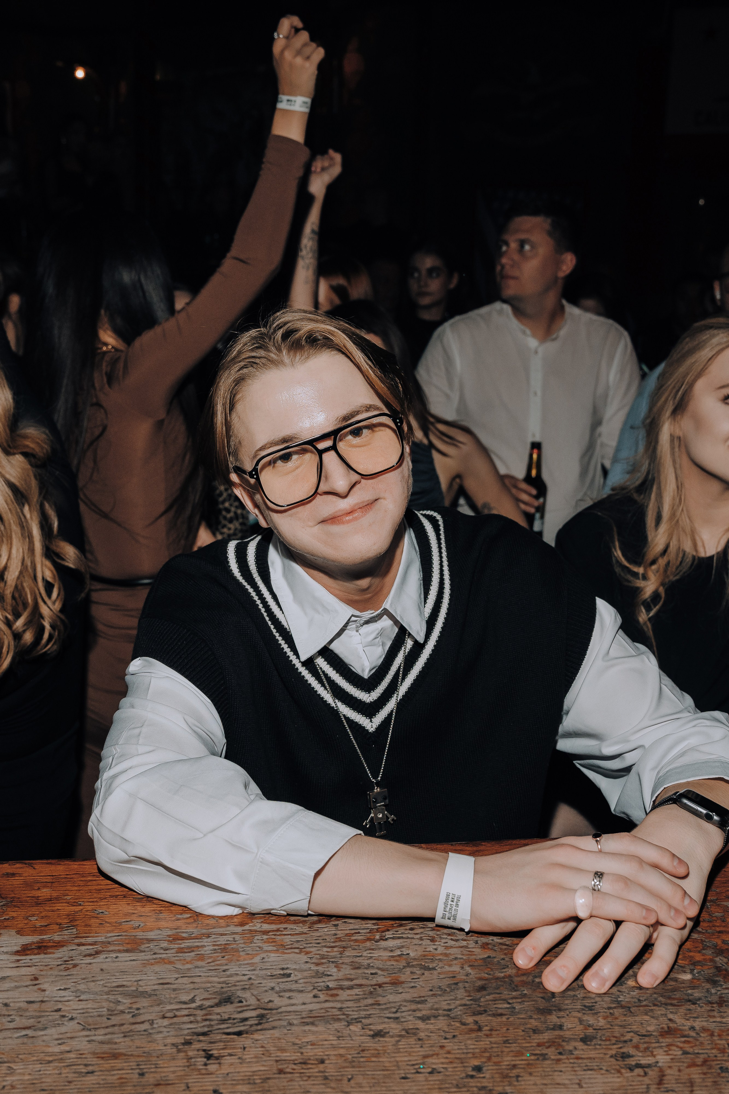 20 ЛЕТ МЕГАПОЛИС ЧЕЛЯБИНСК ХЕДЛАЙНЕР ЕЛКА. Репортажный фотограф Зуев Роман г. Челябинск