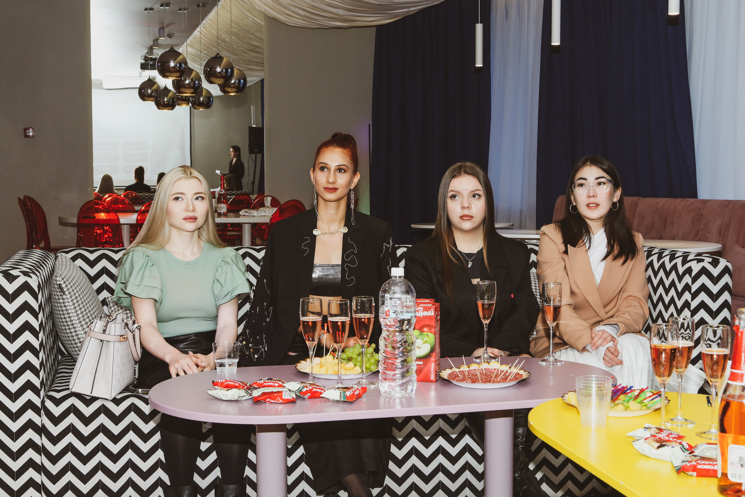 Студия пятница. Алиса Томшина — Фотограф / Видеограф