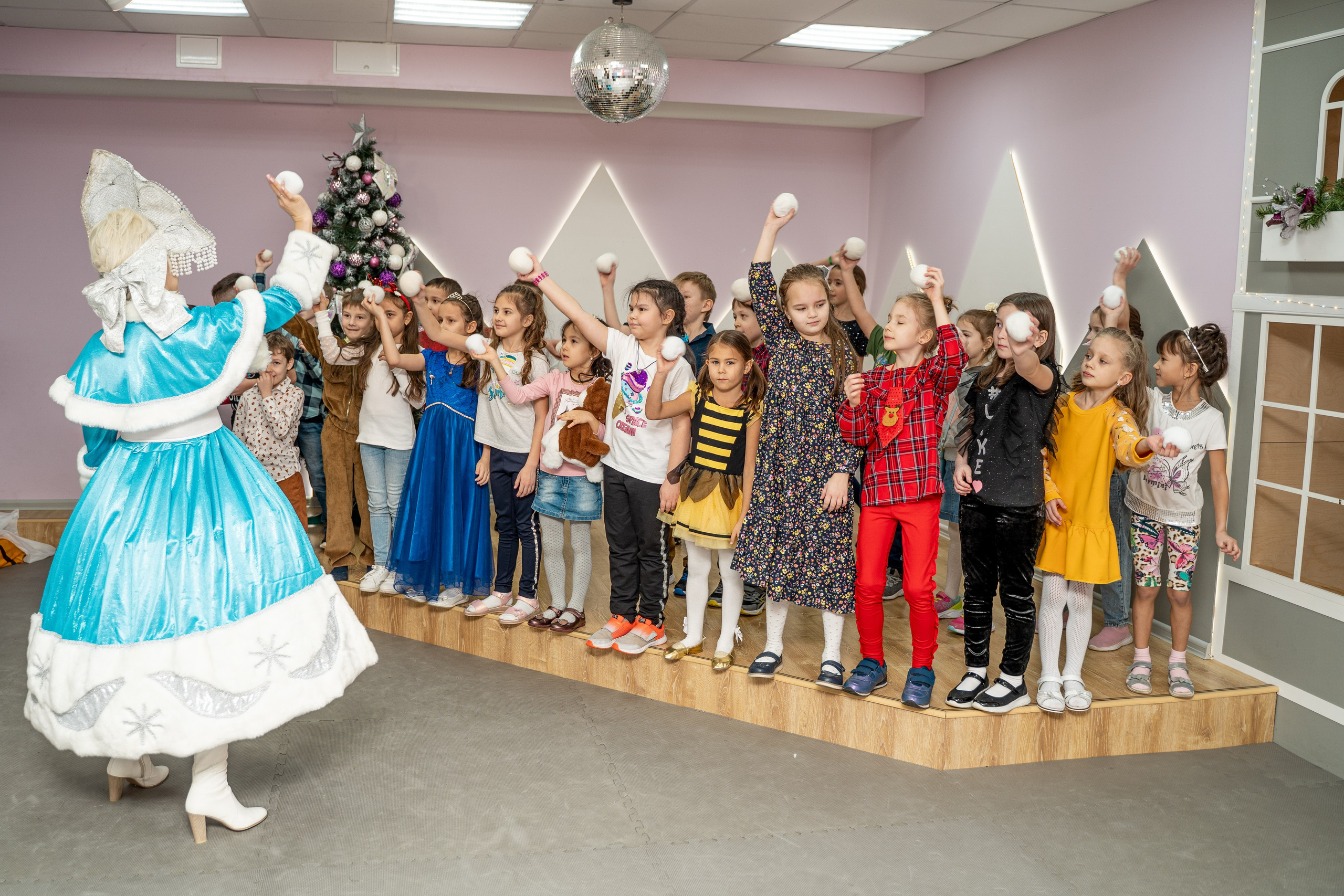 1 гимназия Новогодний утренник. Свадебный и репортажный фотограф в Уфе| Осетрова Ольга