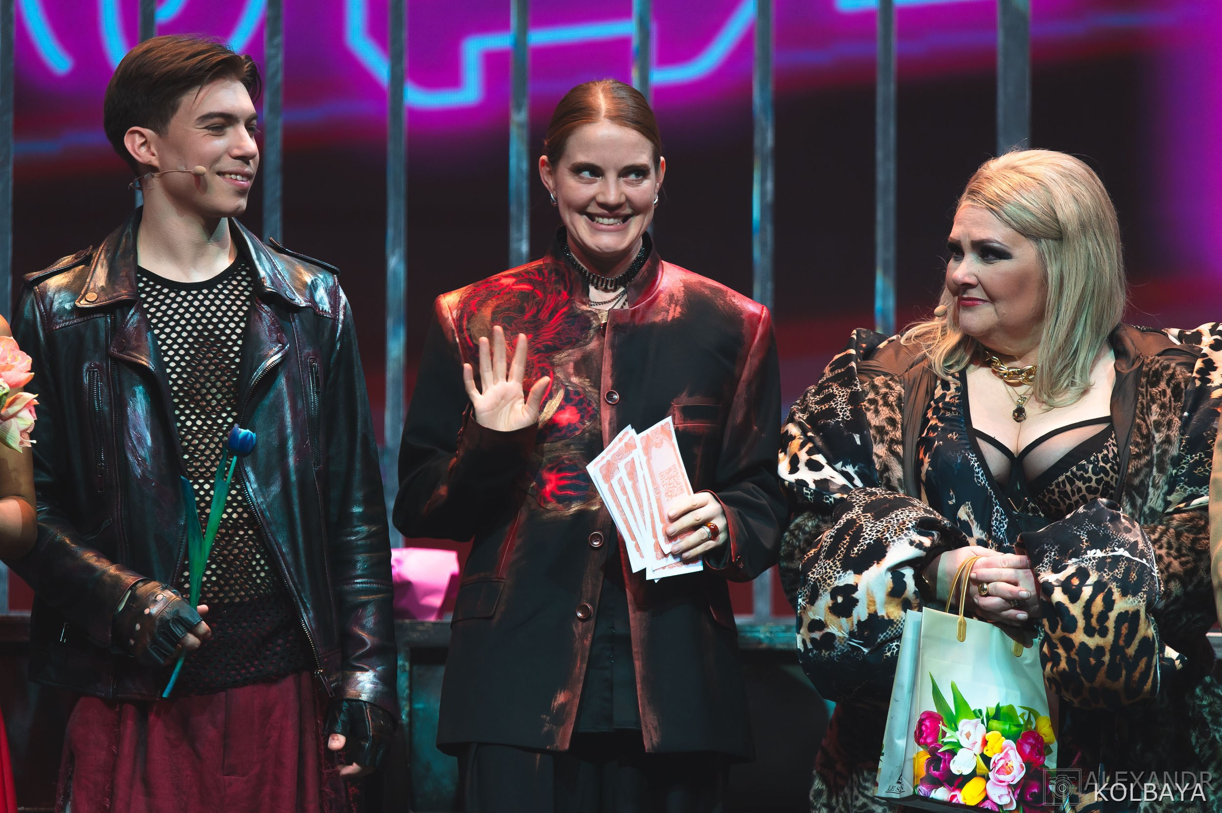 Фотографии со спектакля «Однажды в городе N». Концертный и театральный репортажный фотограф в Москве Александр Колбая