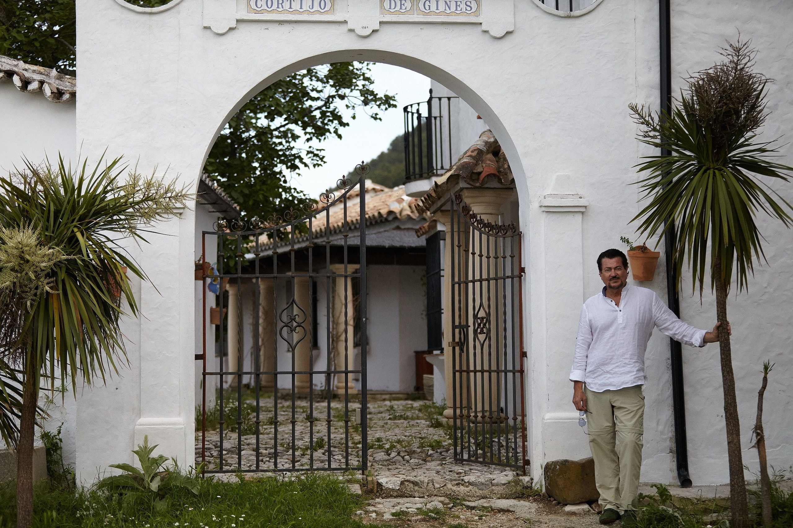 Ginnes Serran-Pagan. Художник. Скульптор. Поэт. Философ. Фотографирую масштабные события, людей и их истории по всему миру. Константин Трубников