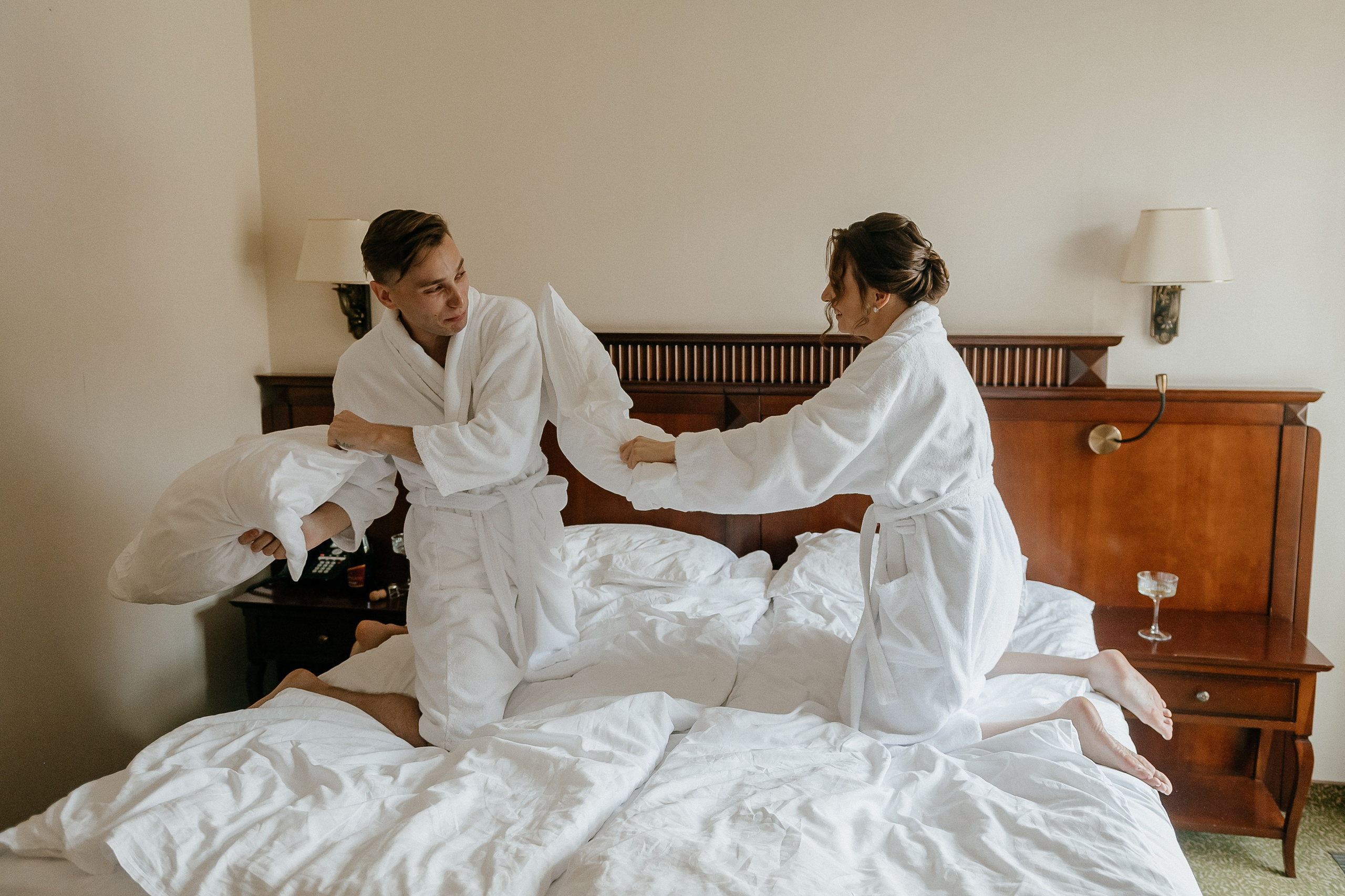 Драка подушками в отеле Garden Ring