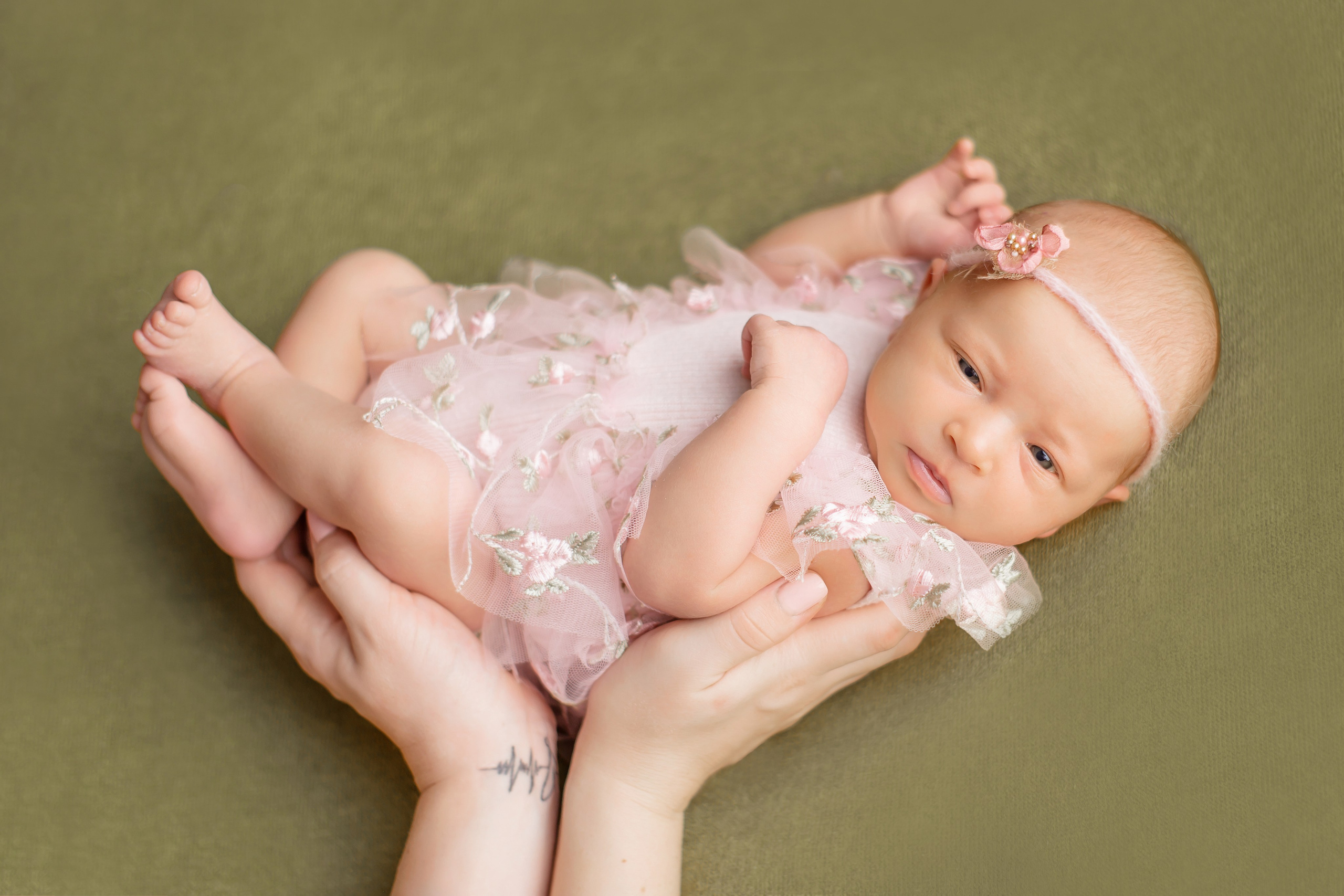 Новорождённые. Оля Март. Фотограф новорождённых город Лида. Фотограф на годик в Лиде
