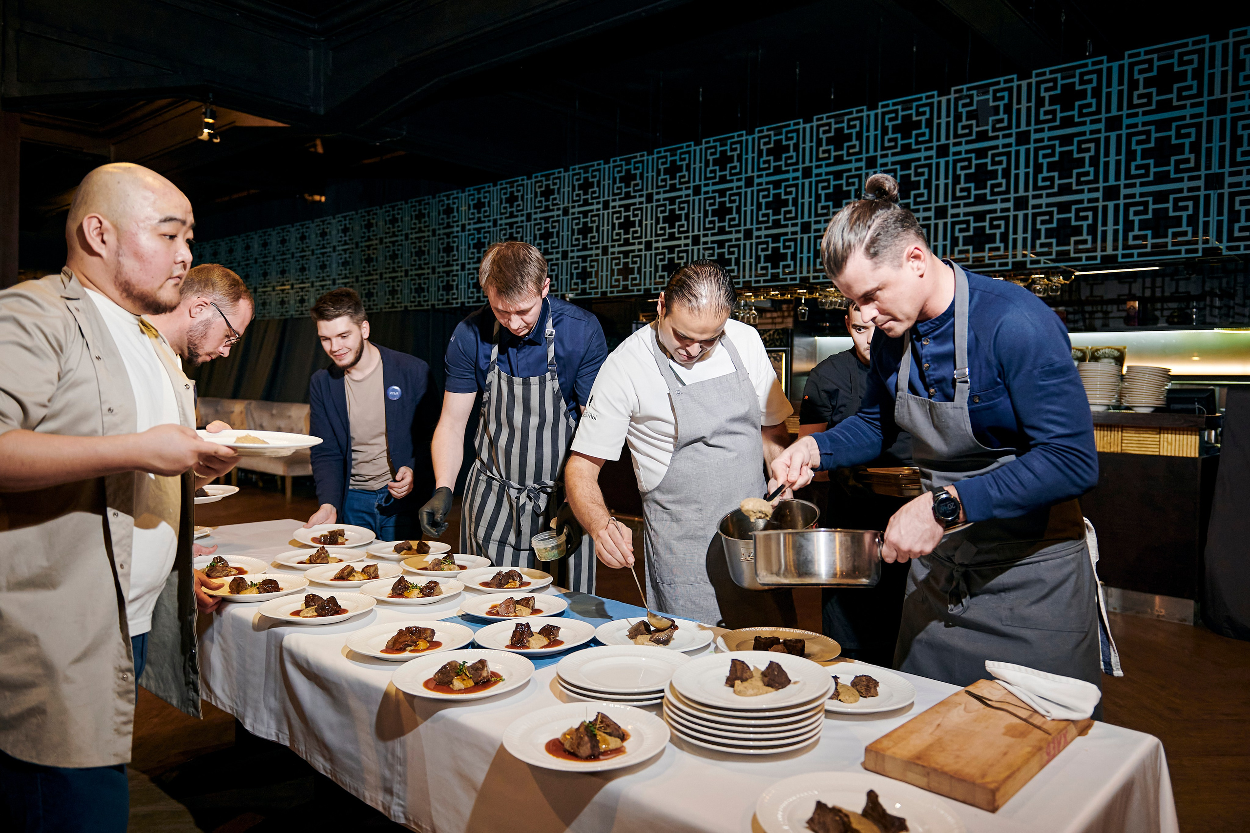 Momo. Ужин с Иваном Лучкиным (Bruxx). Фотограф Постольник Дарья