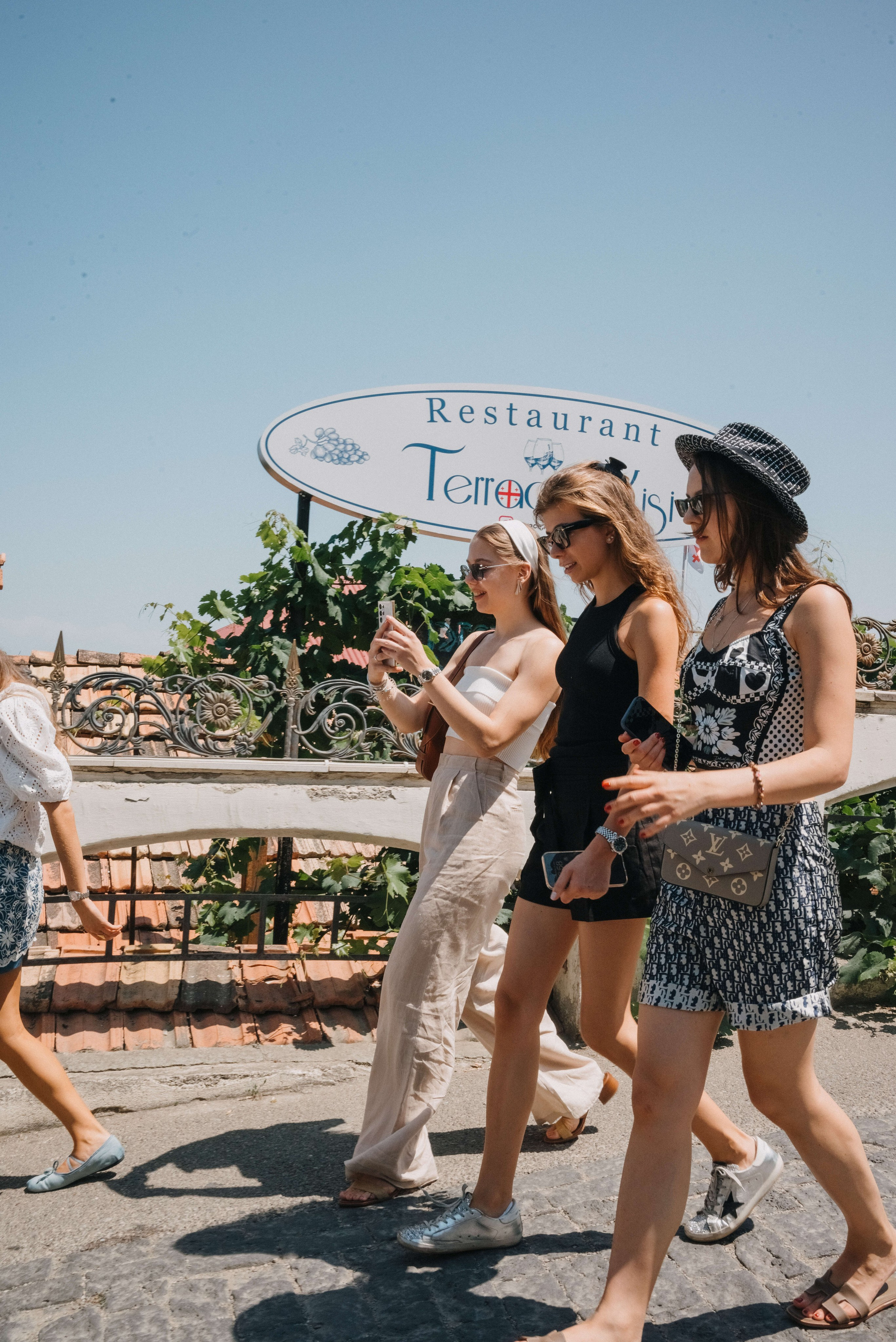 Репортаж экскурсии Сигнахи. Портретный и свадебный фотограф в Тбилиси • xeniqo