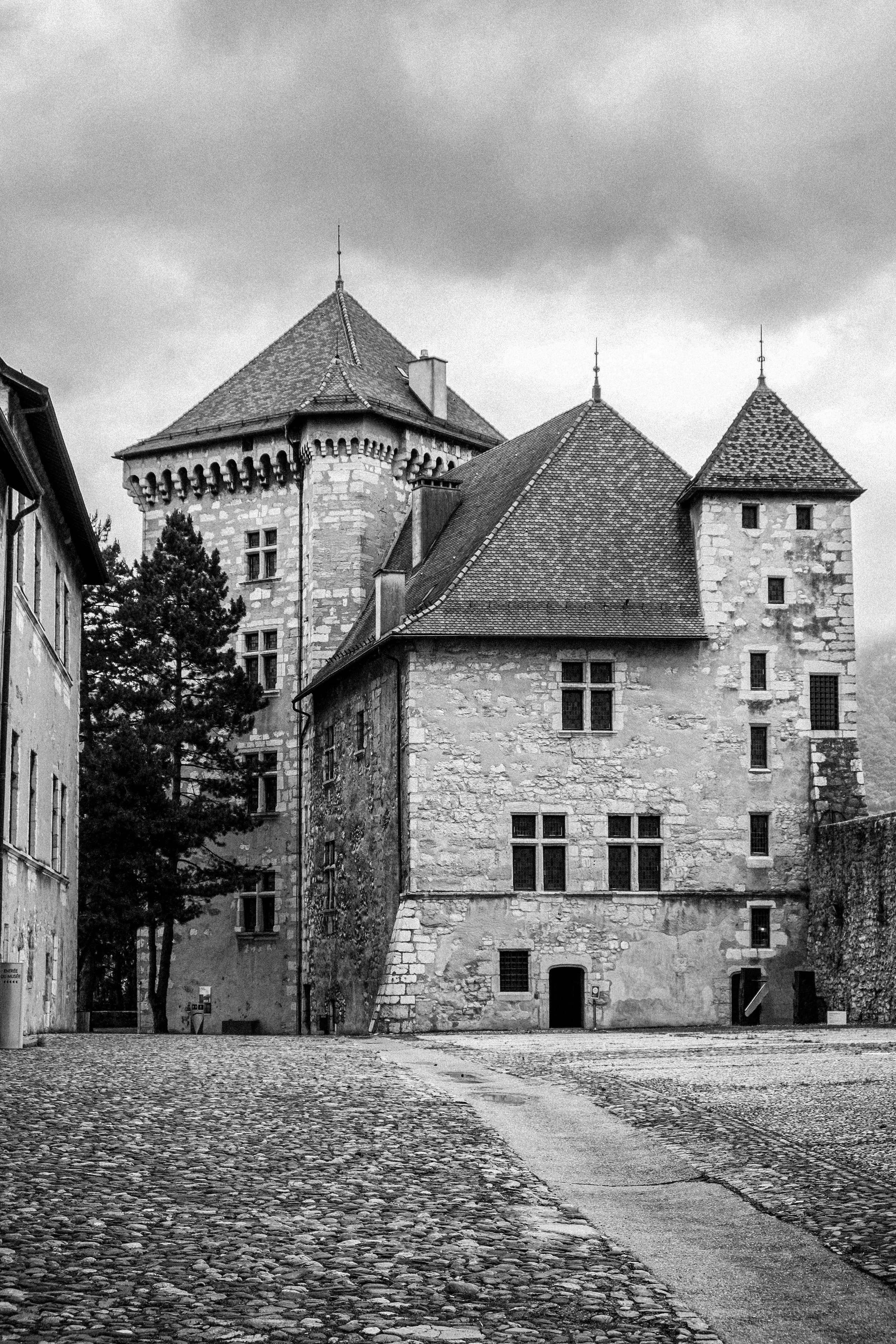 Анси. Фотограф Антон Швец — Монохромная реальность