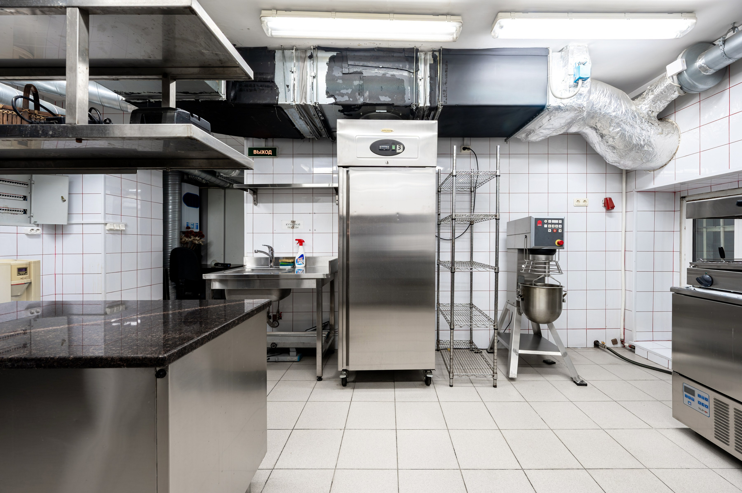 Ресторан на продажу. Интерьерный фотограф. Фото- видеосъемка недвижимости Санкт-Петербург