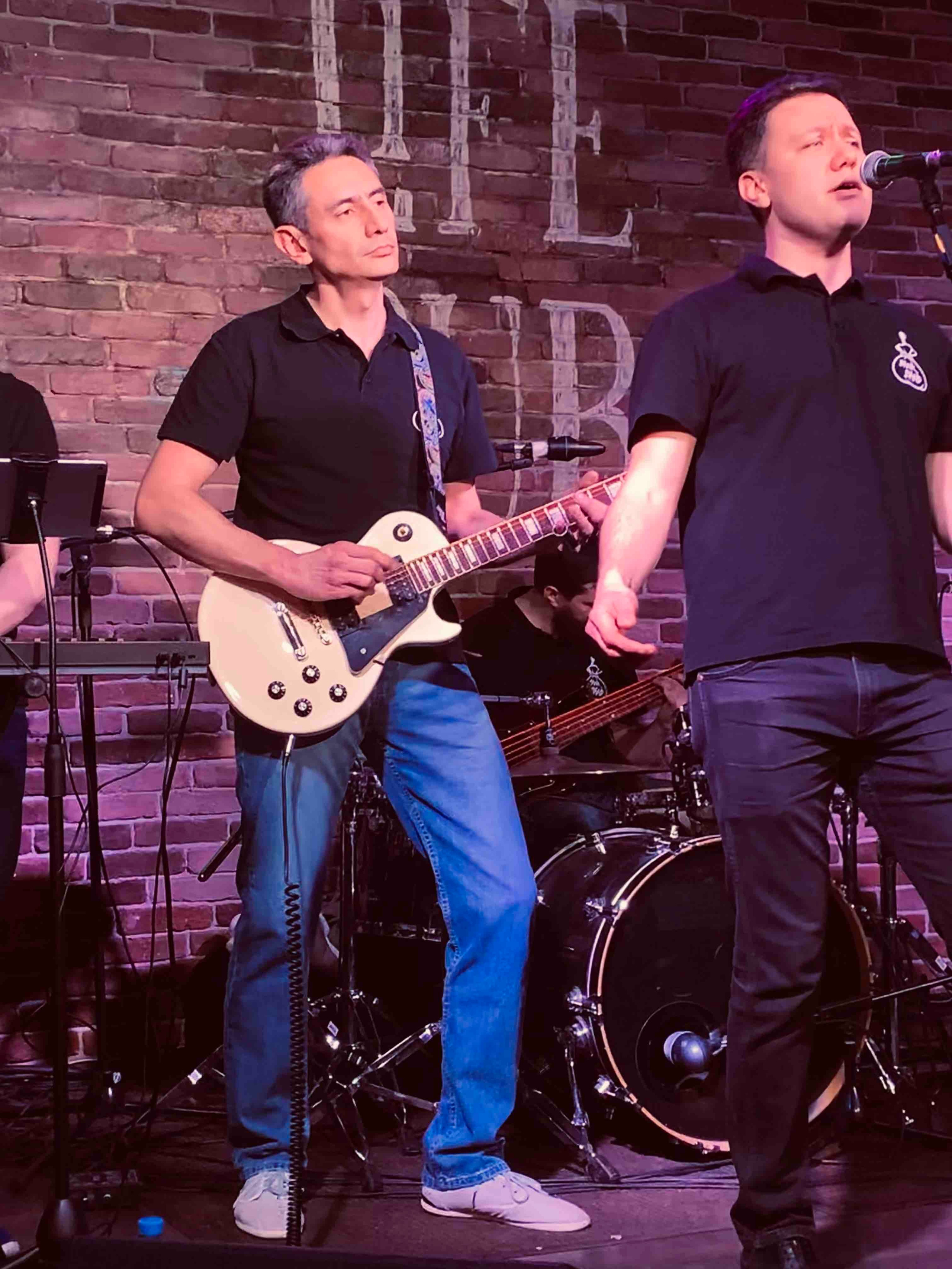 LifePub 16.03.2022. Московская кавер-группа BankBand