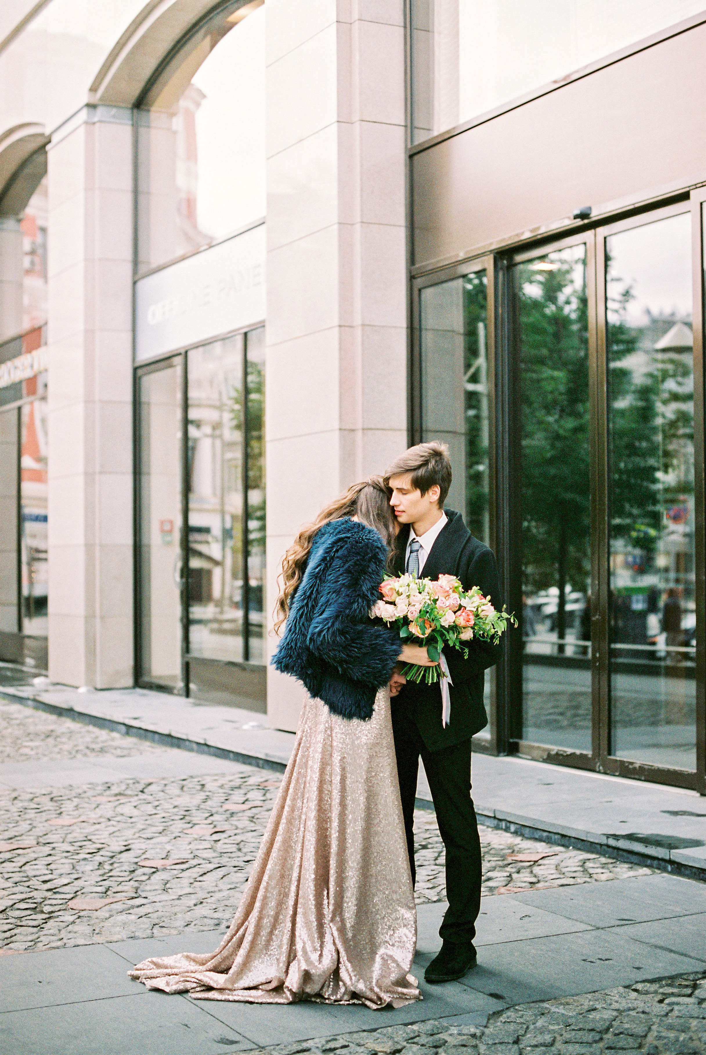 Осенняя свадебная прогулка в Москве на плёнку