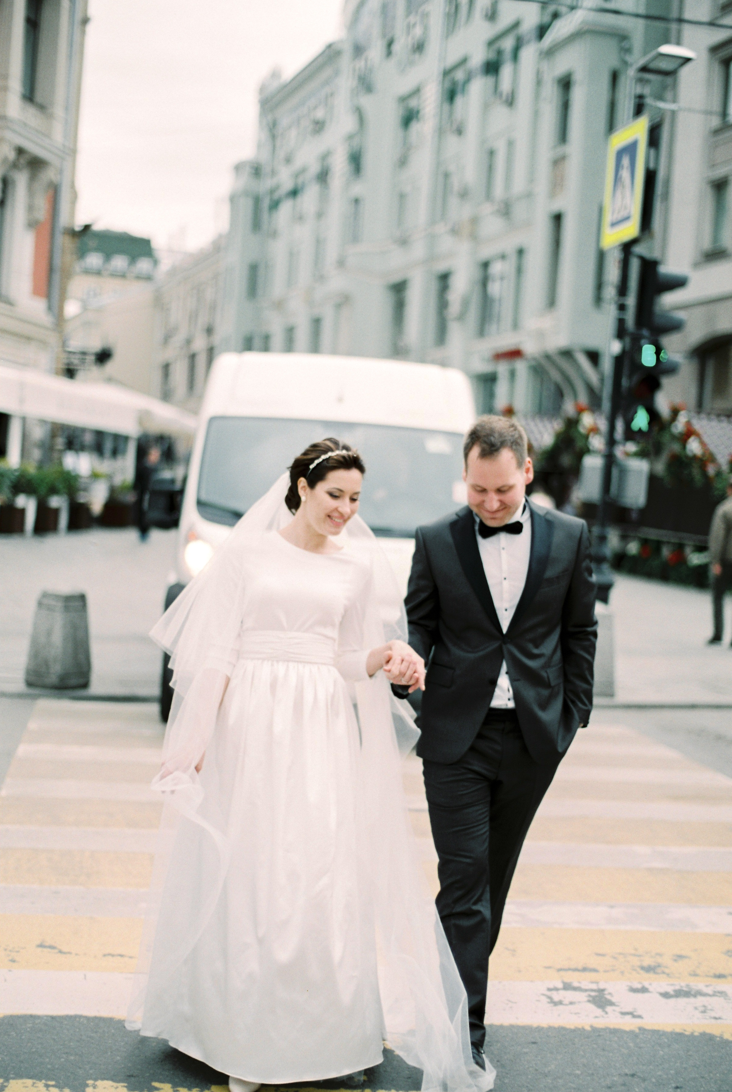 Стильная свадьба на плёнку в центре Москвы, плёночный фотограф Москва