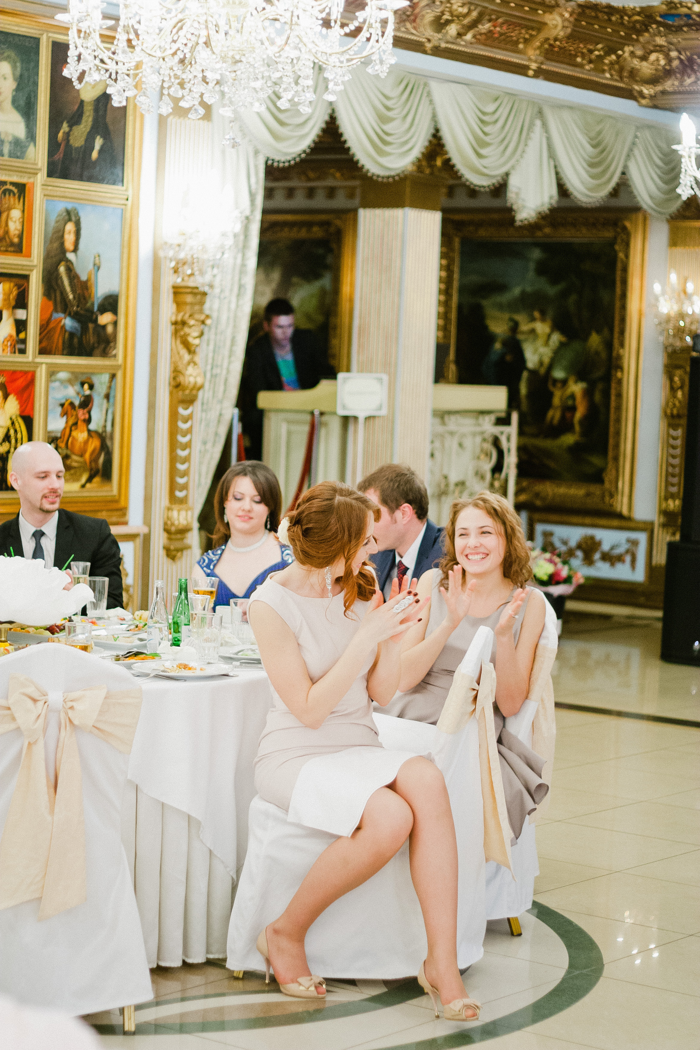 Стильная свадьба на плёнку в центре Москвы, плёночный фотограф Москва