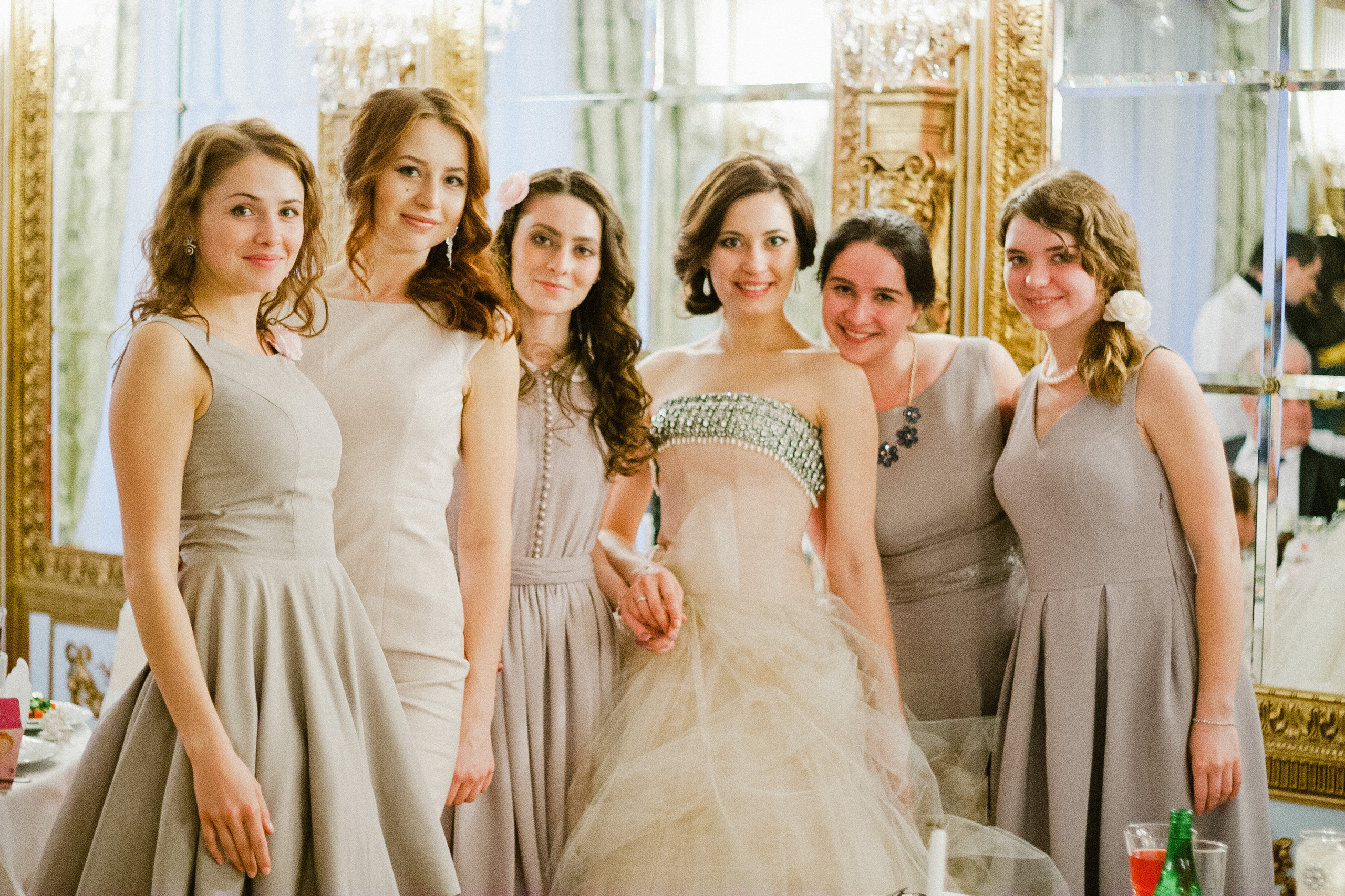 Стильная свадьба на плёнку в центре Москвы, плёночный фотограф Москва