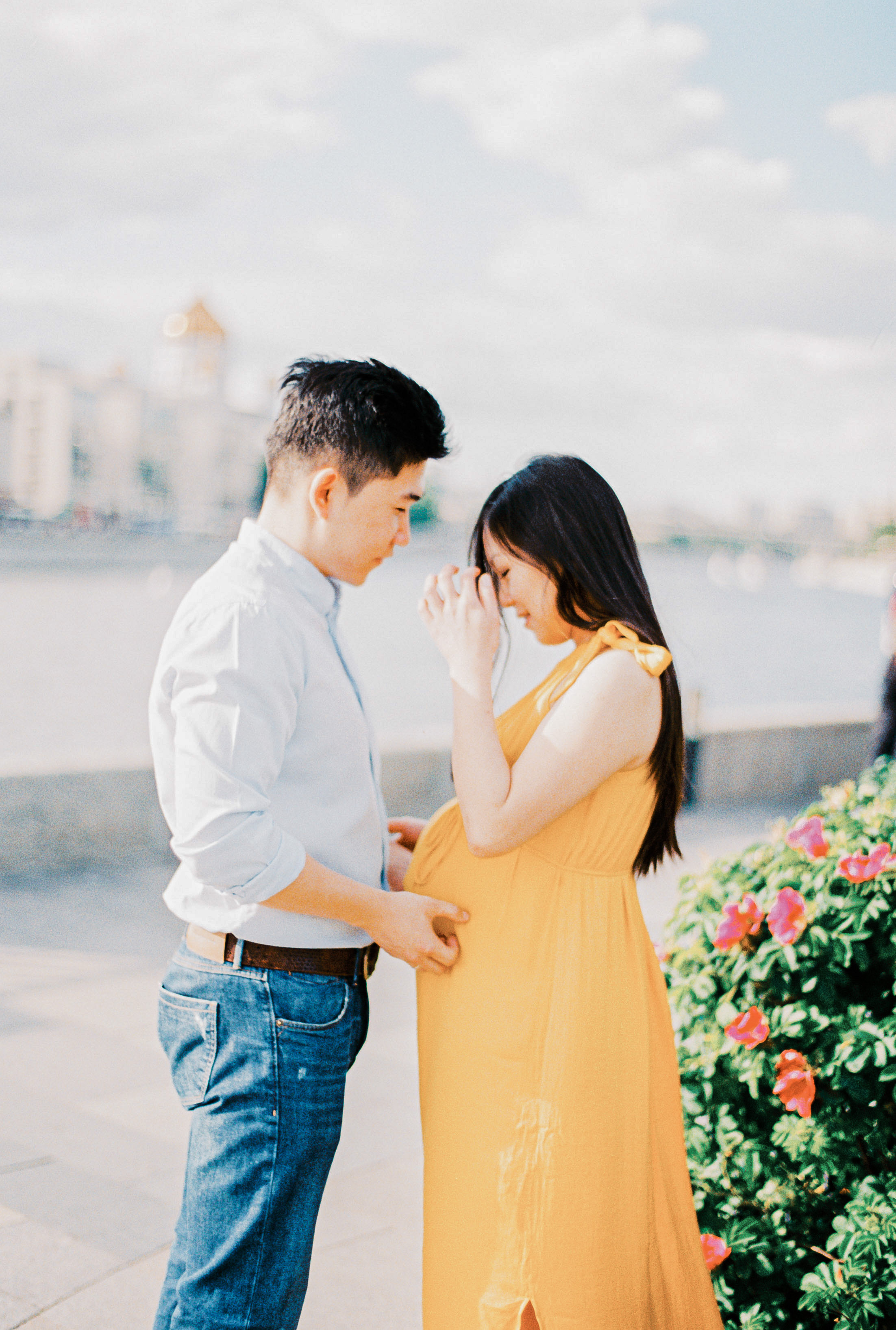 Летняя, нежная фотосессия беременности в парке Музеон, Москва