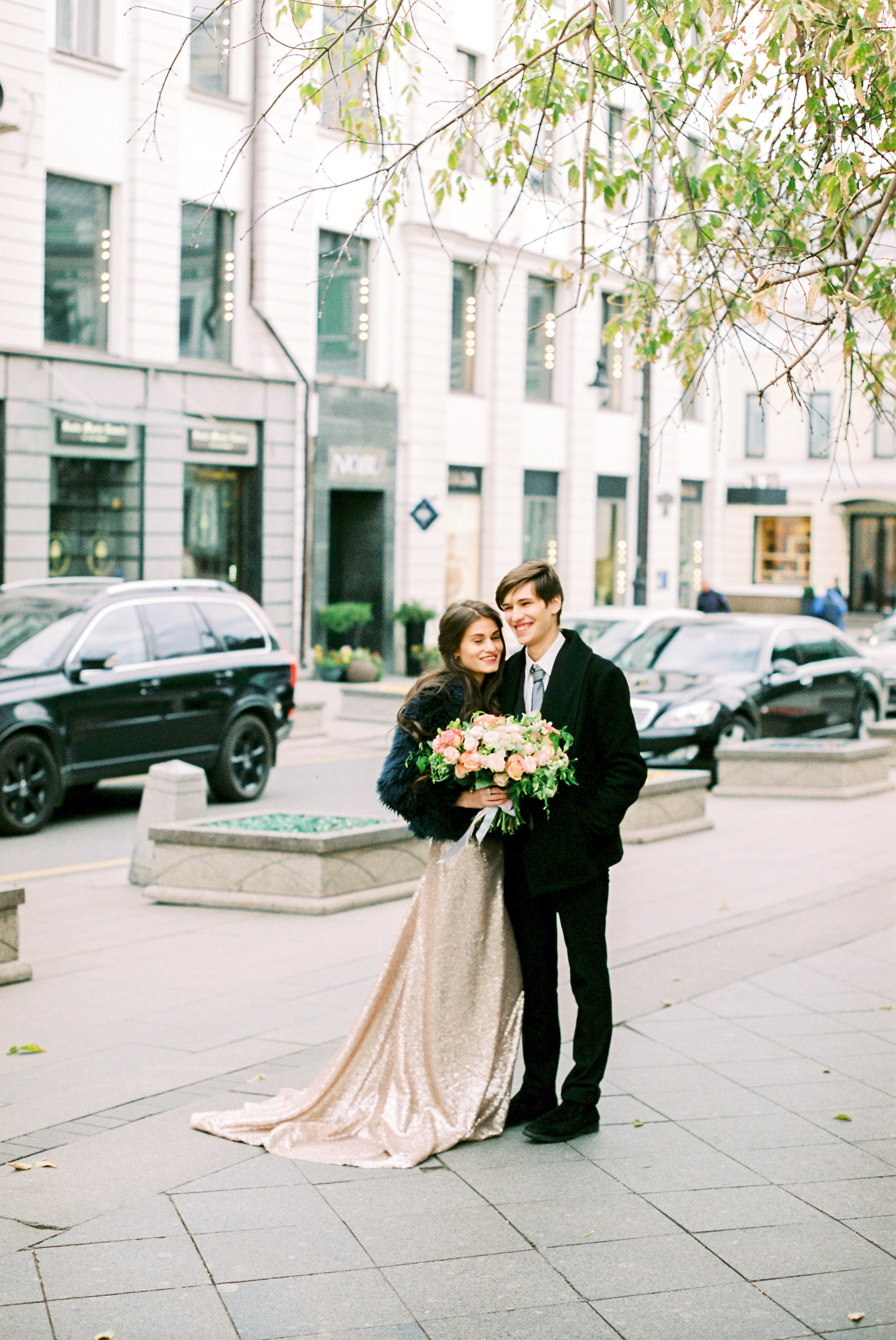 Осенняя свадебная прогулка в Москве на плёнку