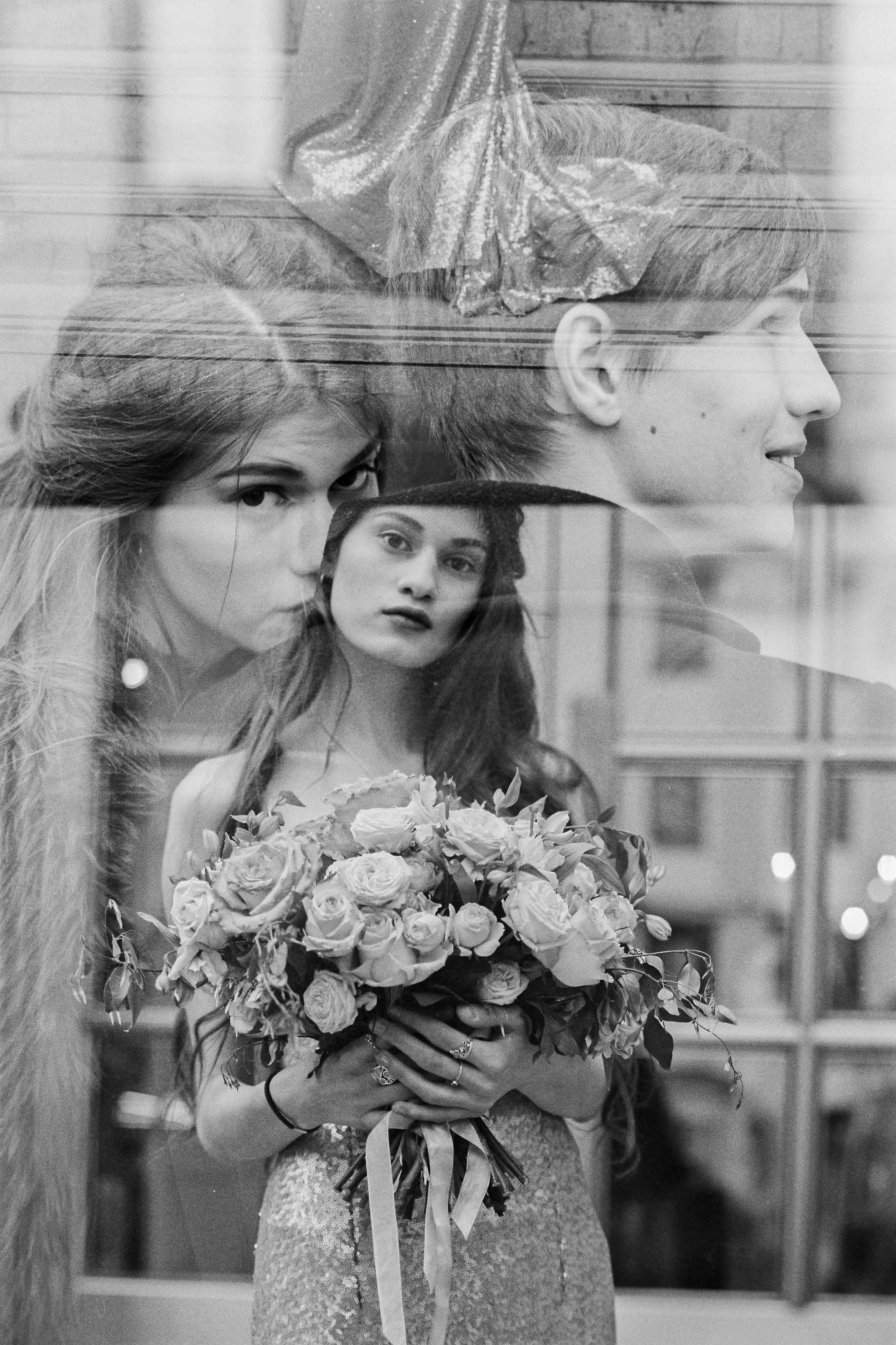 Осенняя свадебная прогулка в Москве на плёнку